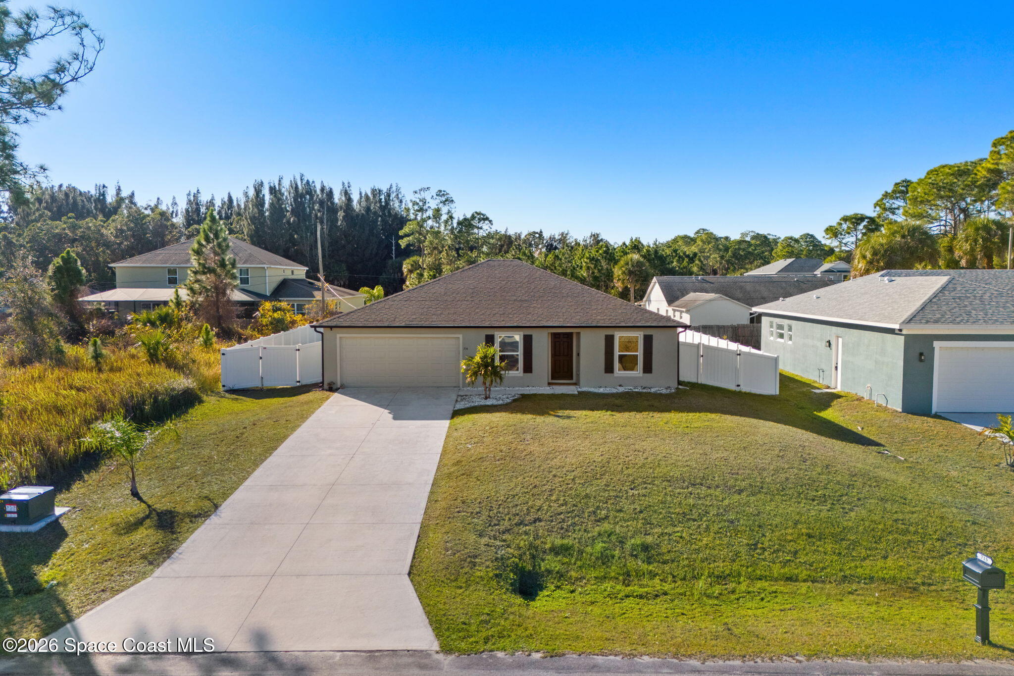 714 Daysland Avenue SW