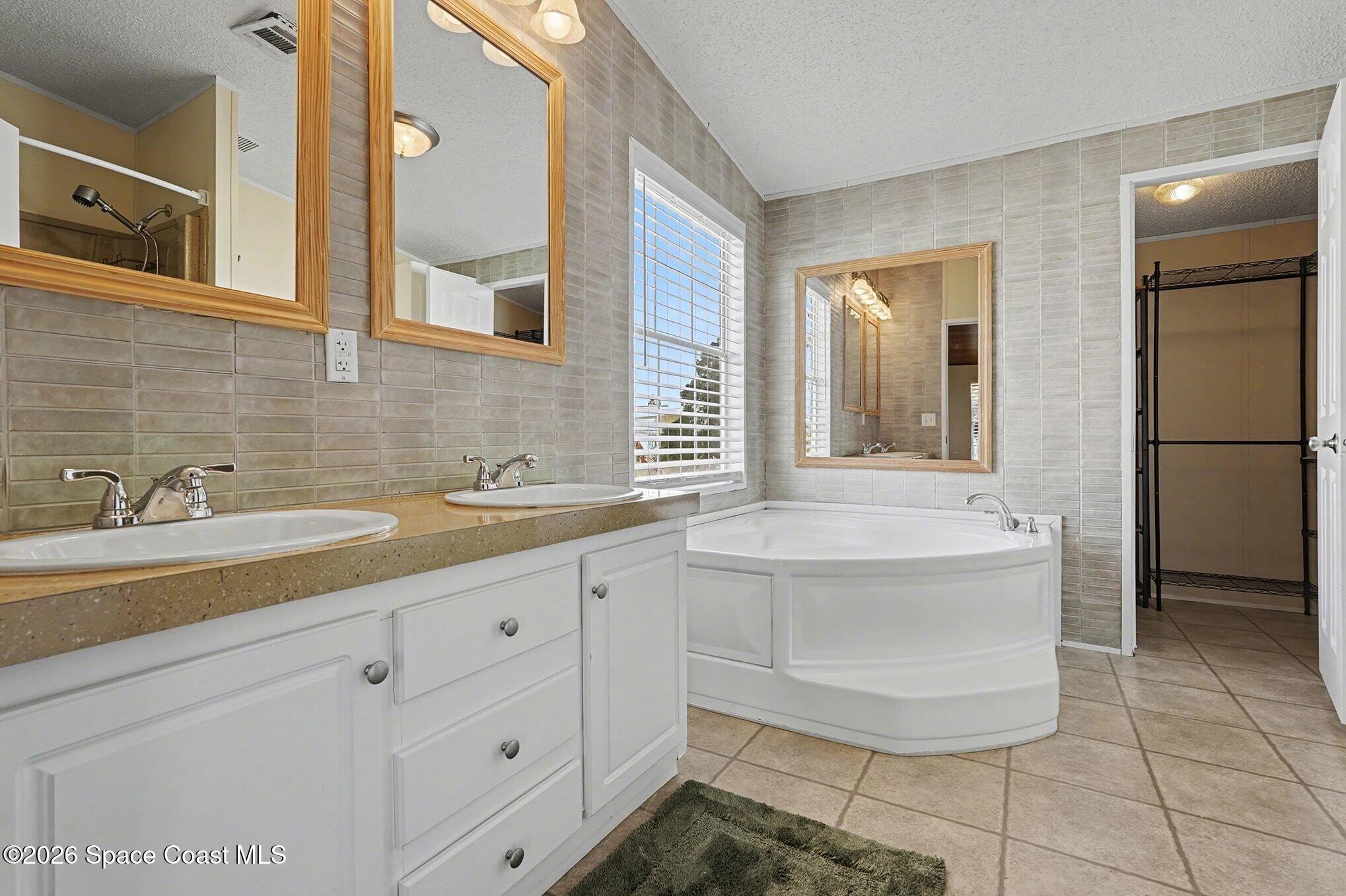 926 Laurel Circle