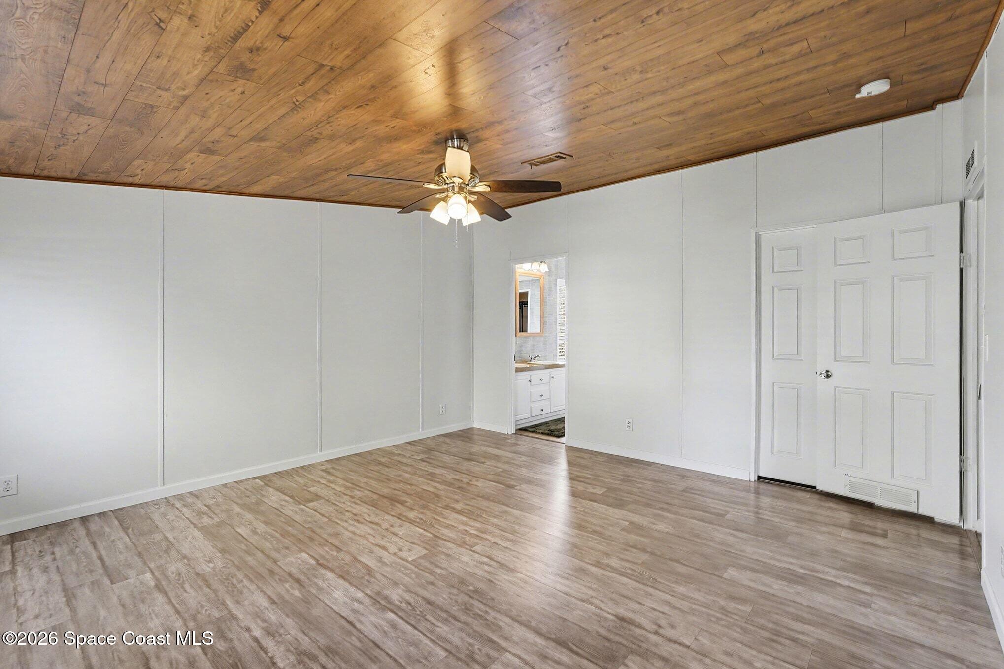 926 Laurel Circle