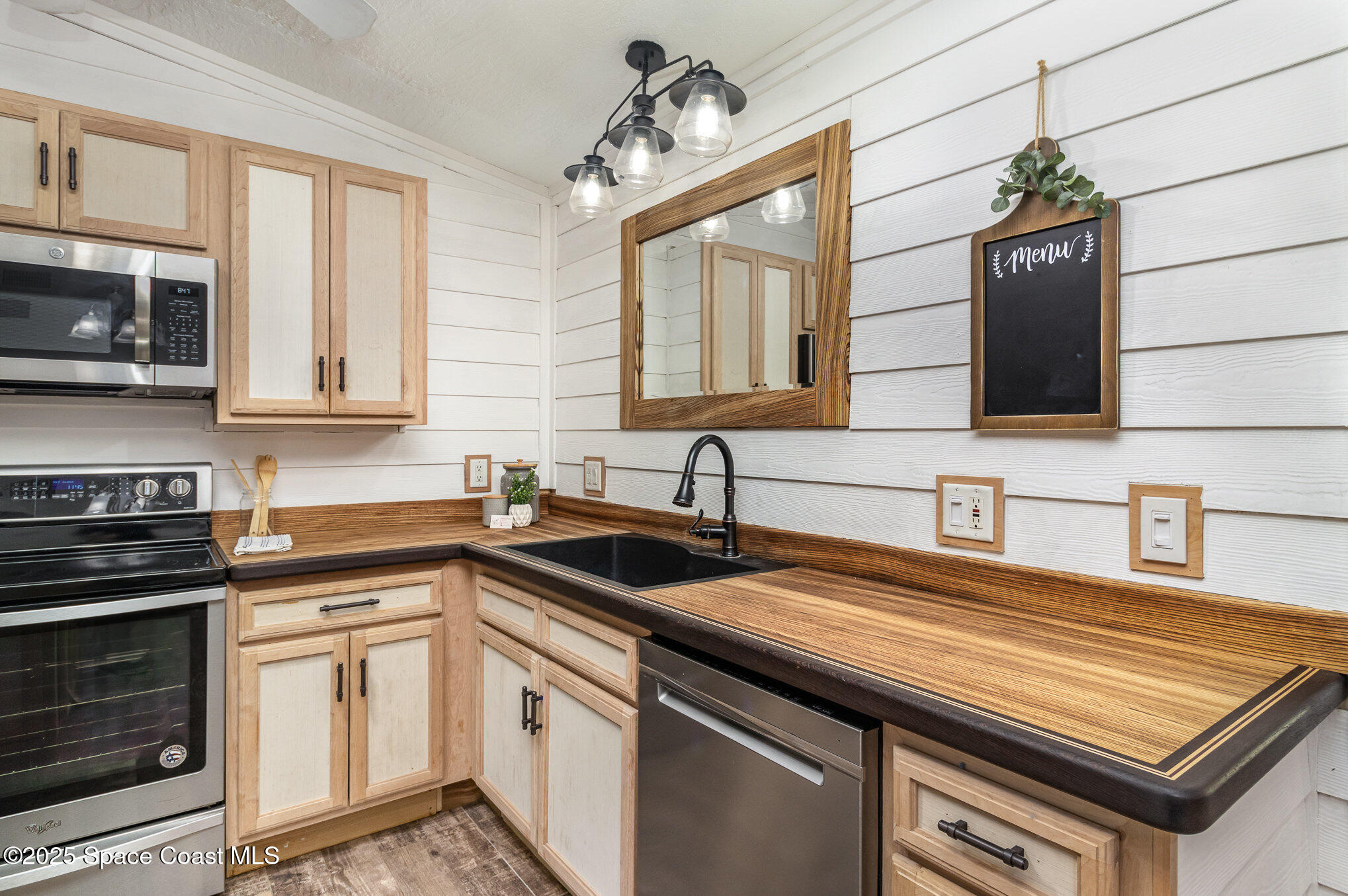 296 Santa Martia Street SW