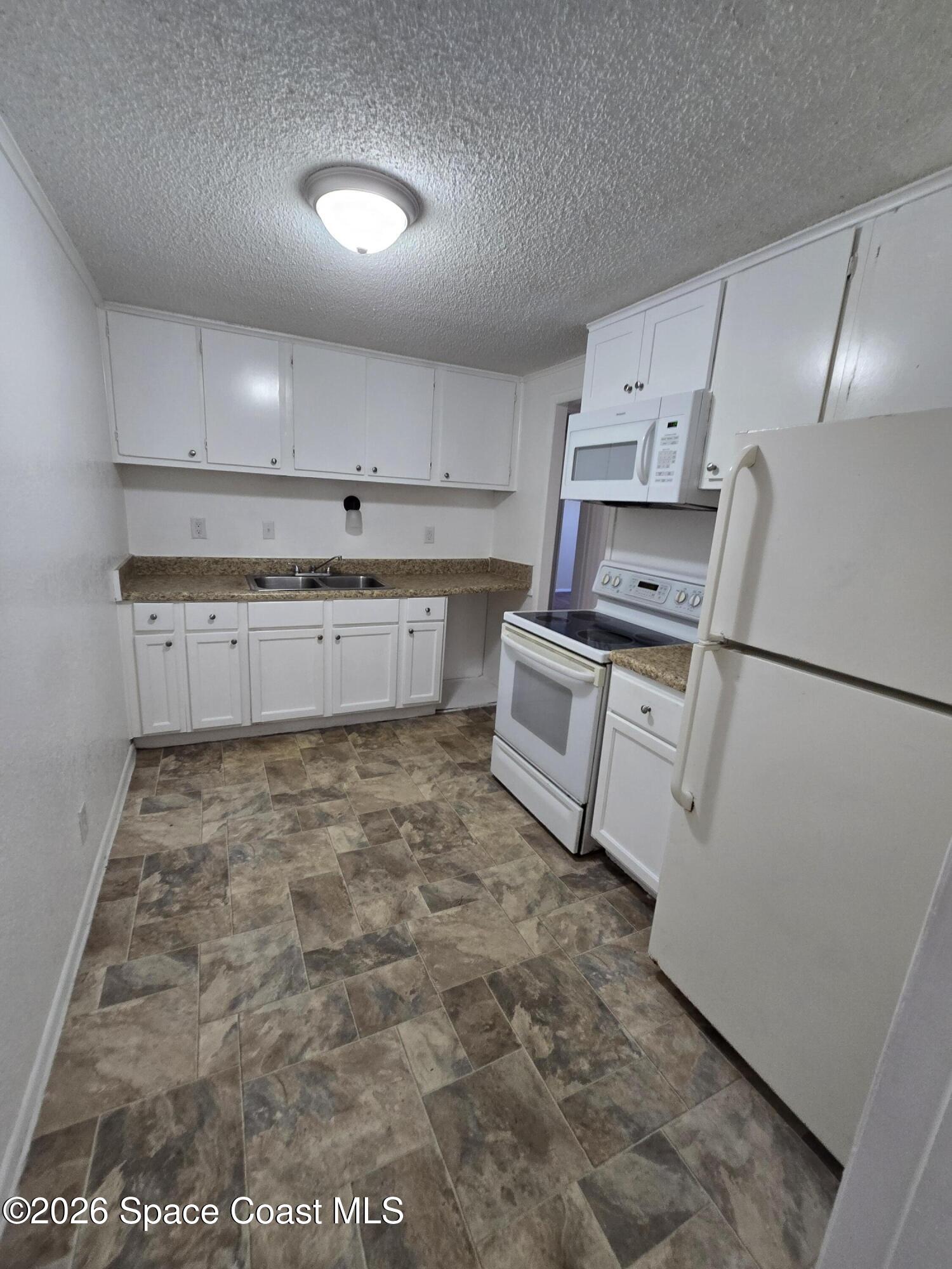 1700 Bottlebrush Drive NE 105