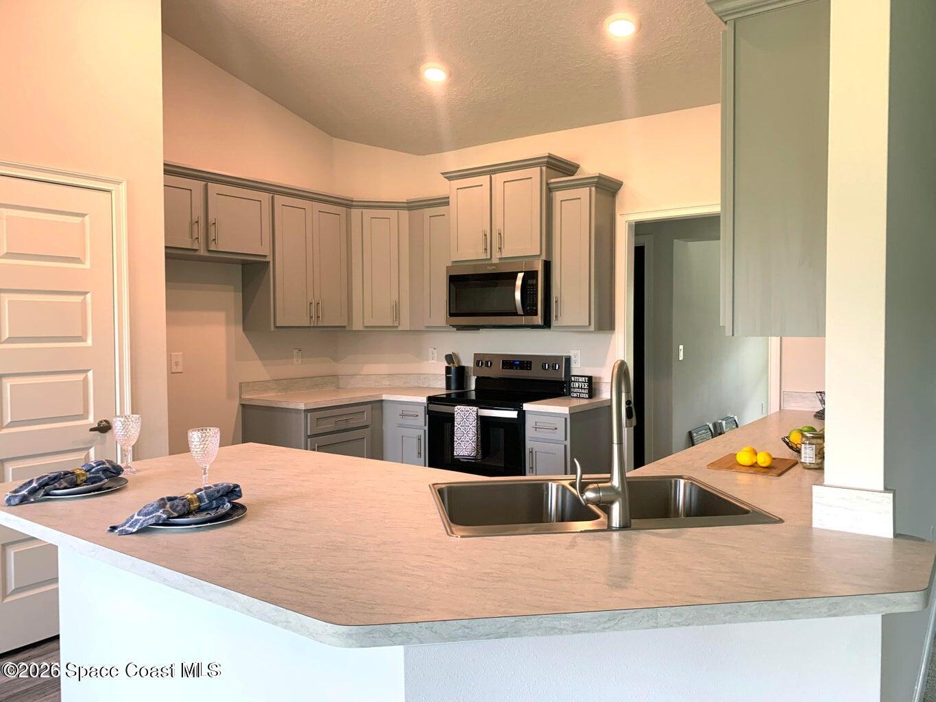 483 Oakleaf Street SW