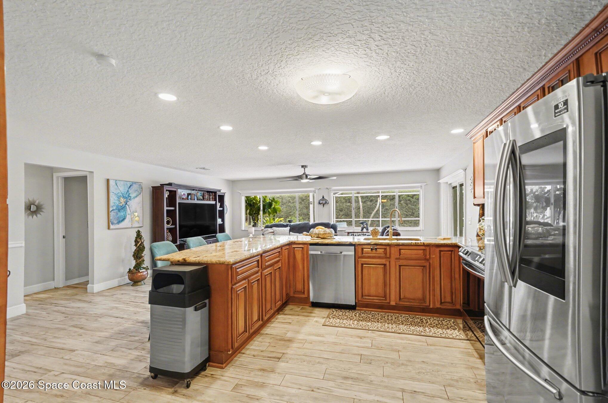 777 Firestone Street NE