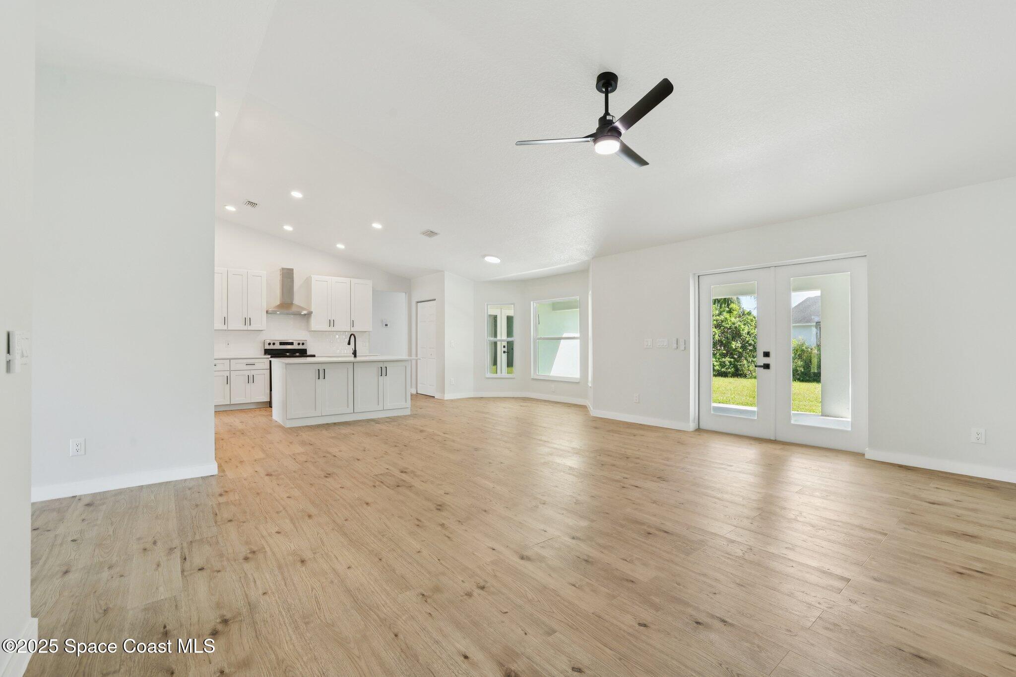 1441 Eldron Boulevard SE