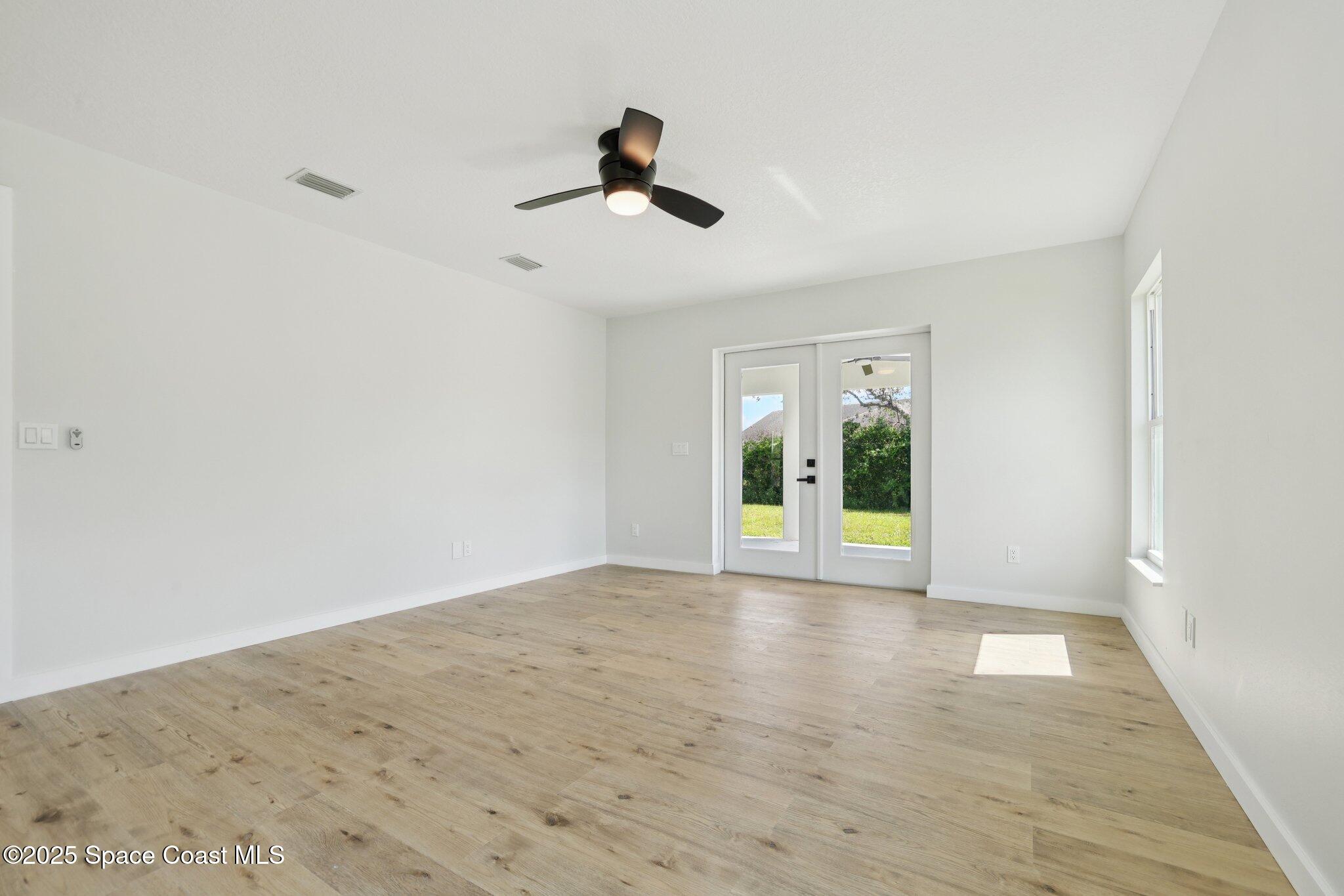 1441 Eldron Boulevard SE