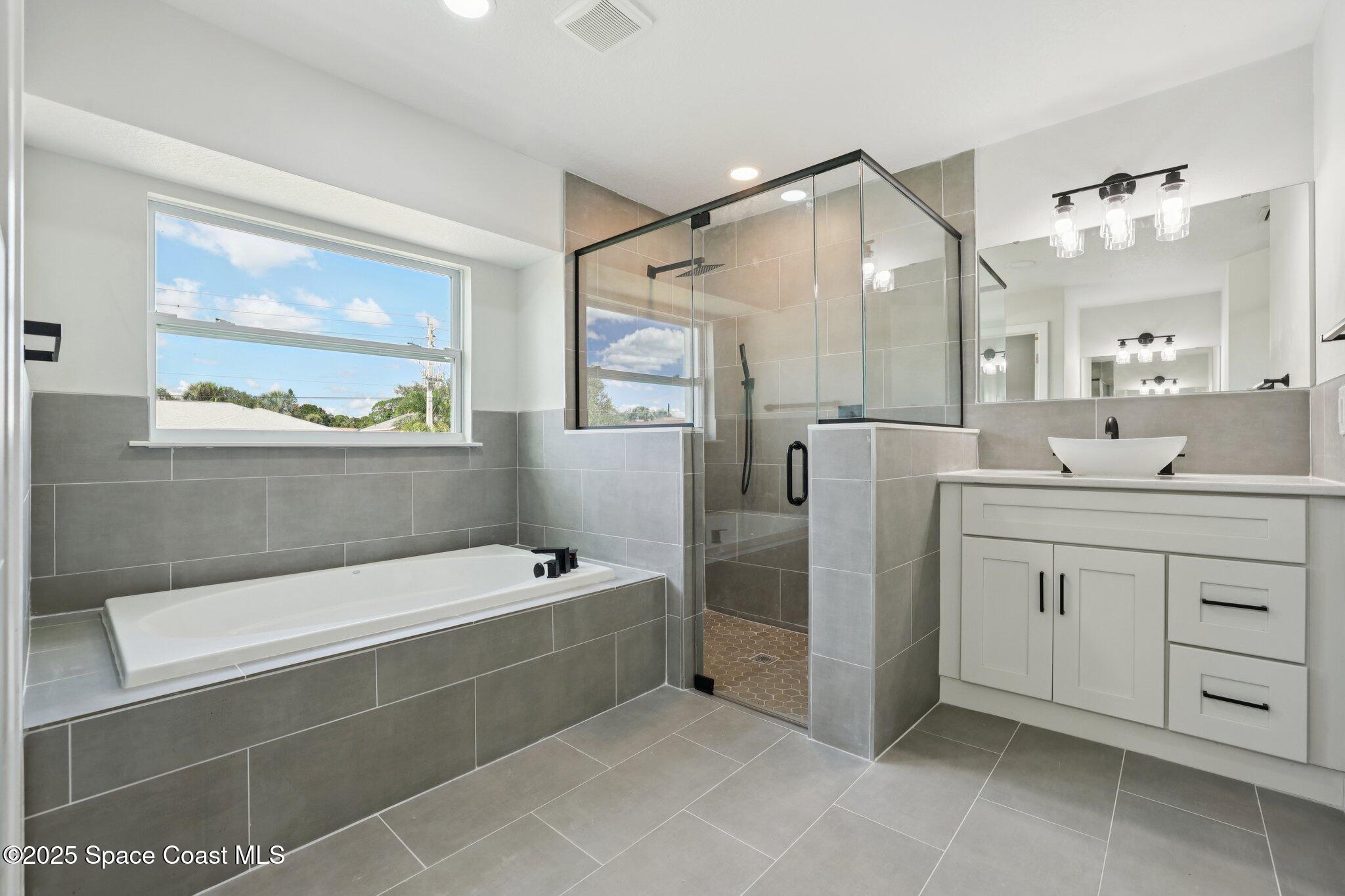 1441 Eldron Boulevard SE