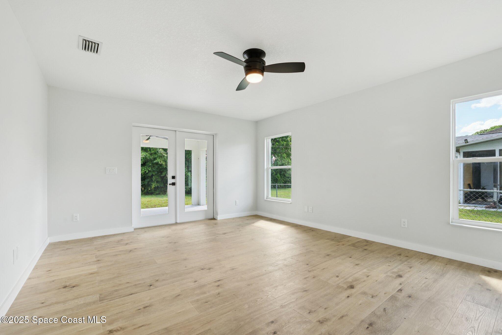 1441 Eldron Boulevard SE