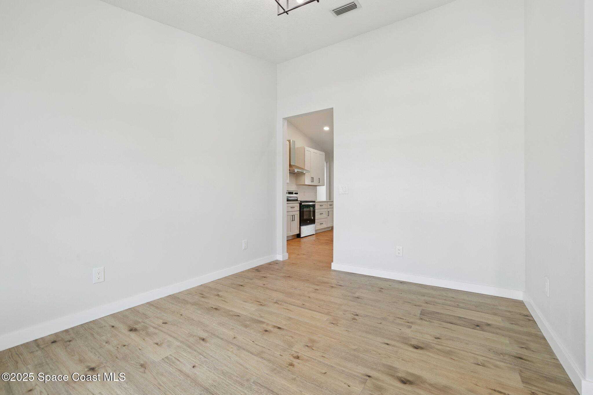 1441 Eldron Boulevard SE