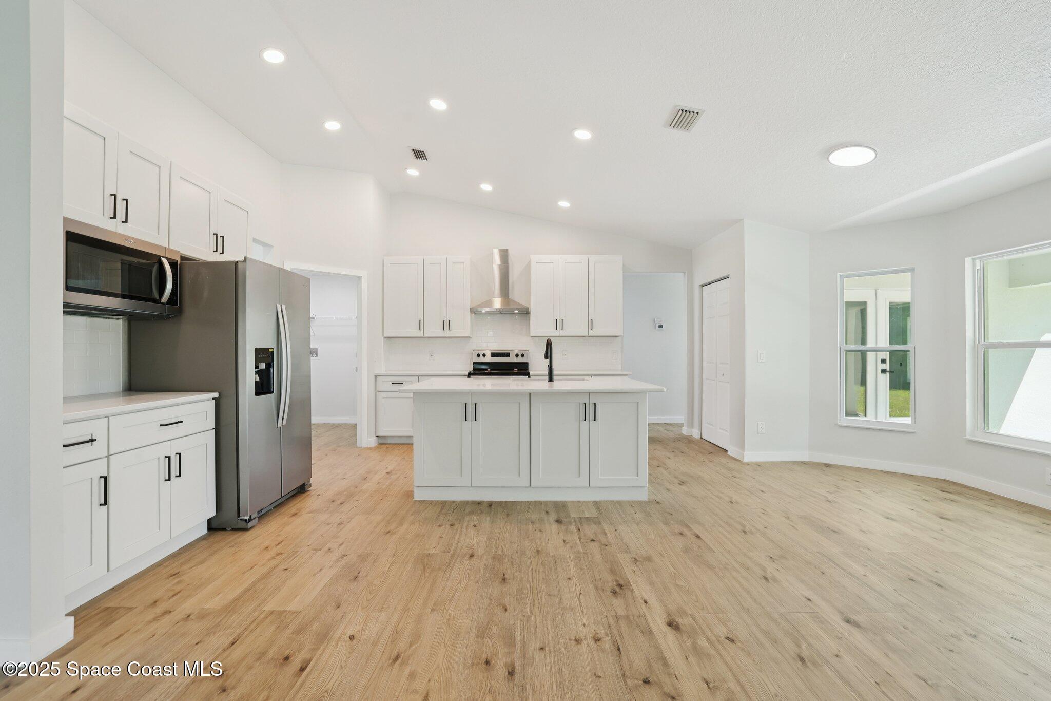 1441 Eldron Boulevard SE