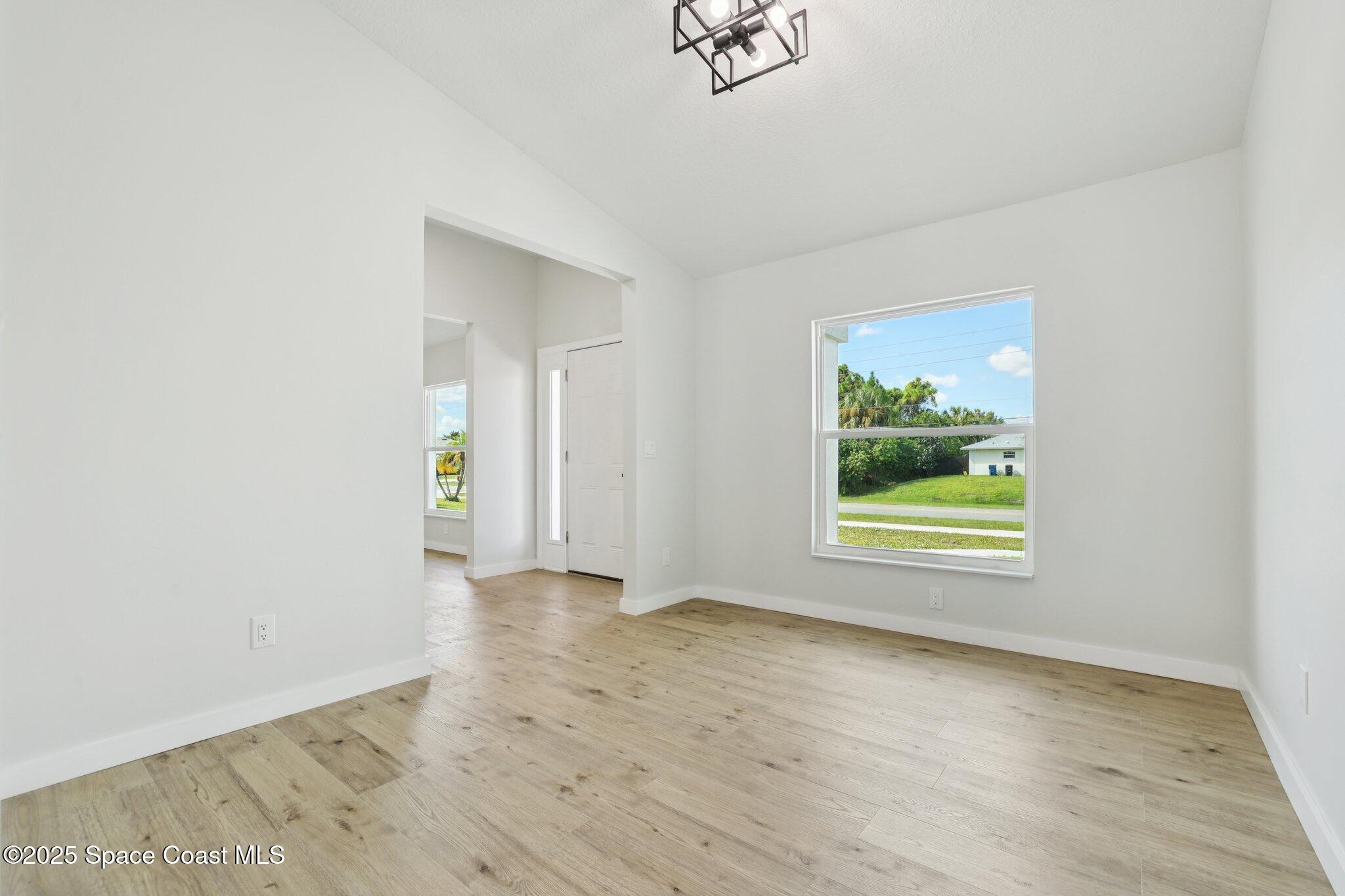 1441 Eldron Boulevard SE