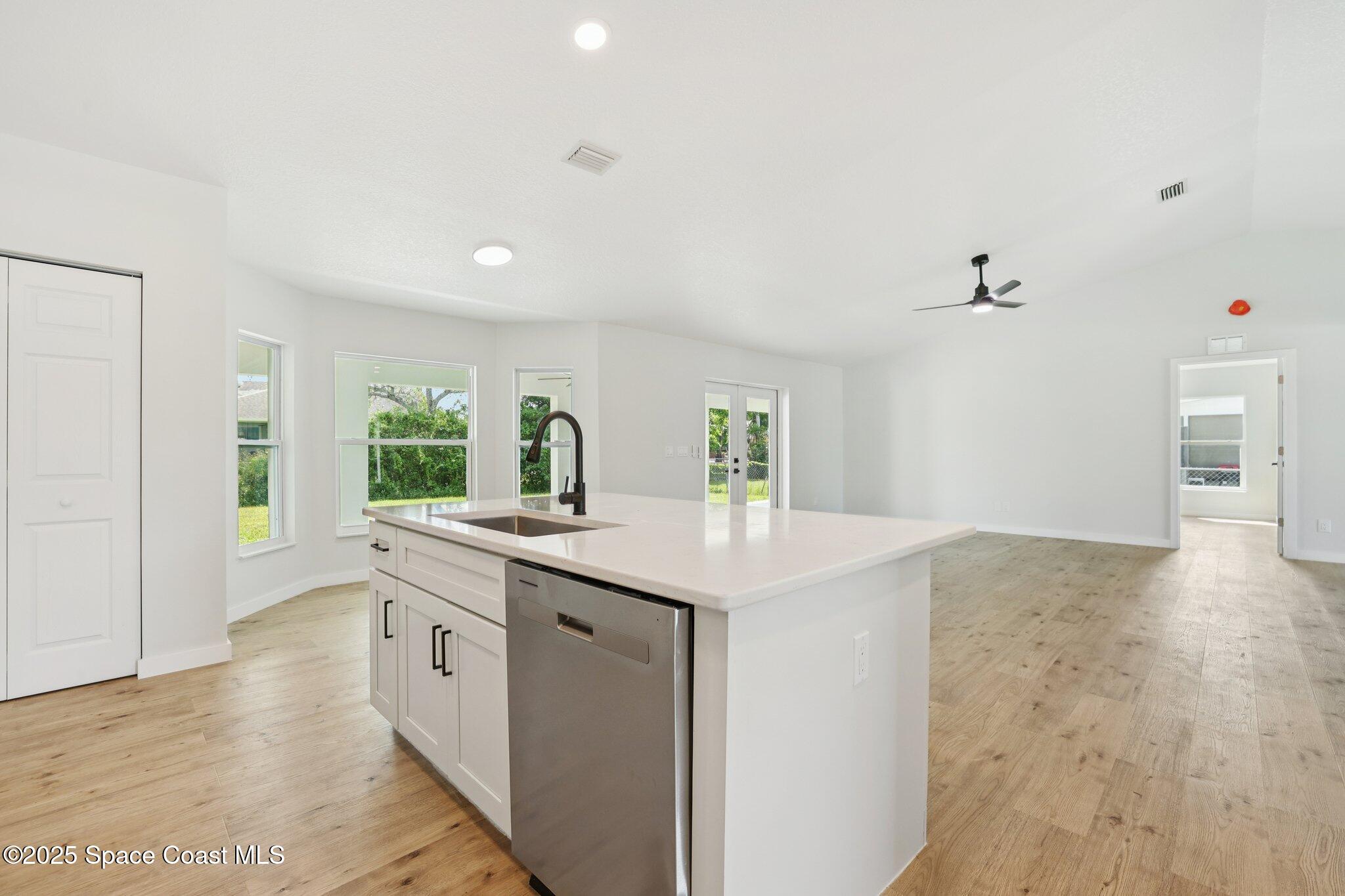 1441 Eldron Boulevard SE