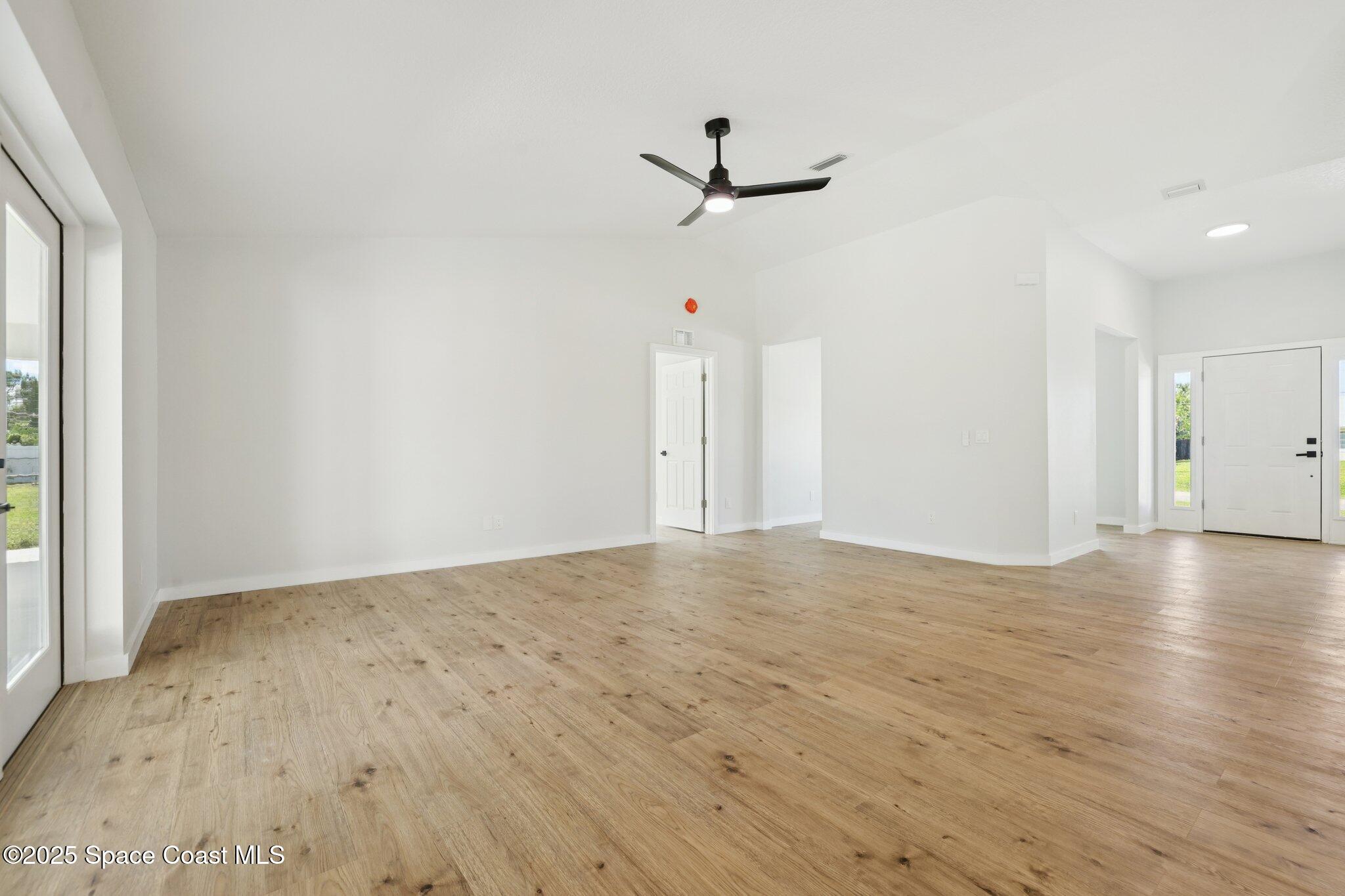 1441 Eldron Boulevard SE