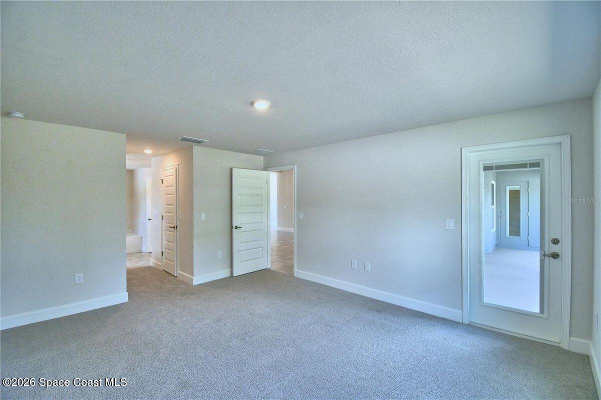 527 Winer Avenue SW