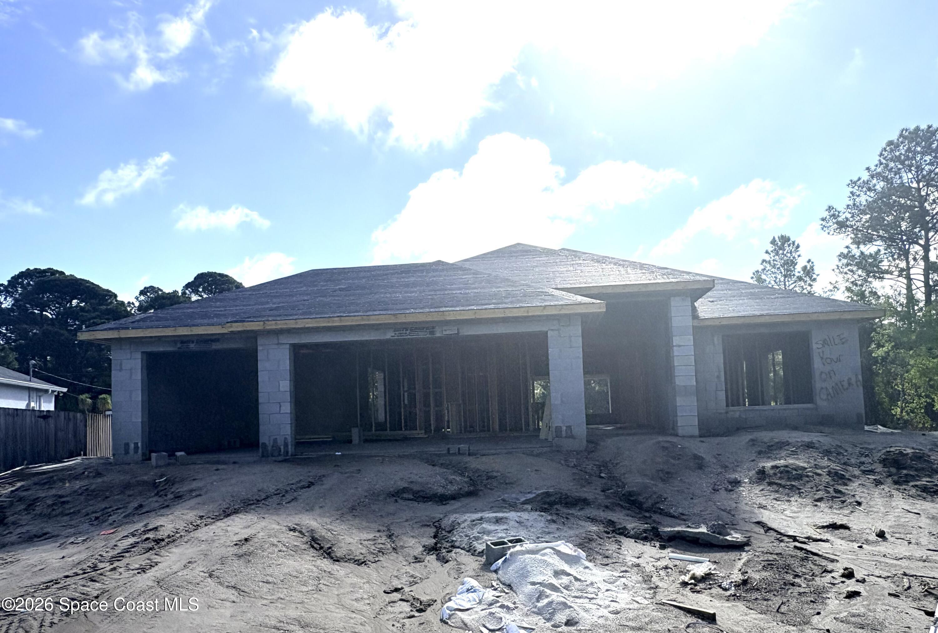 2525 Palisades Drive SE