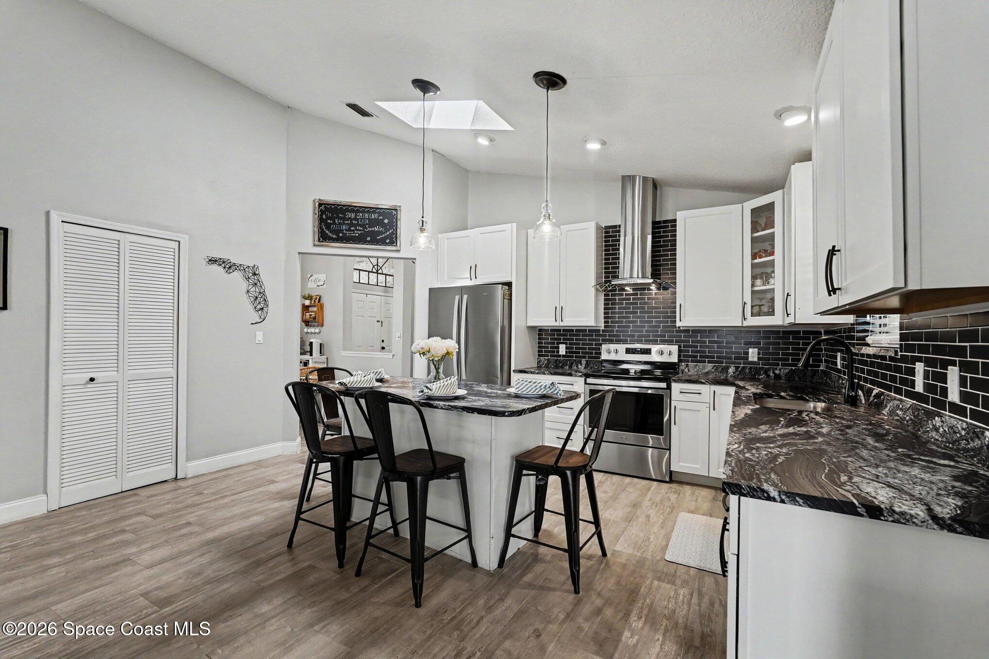 175 Memory Lane NE
