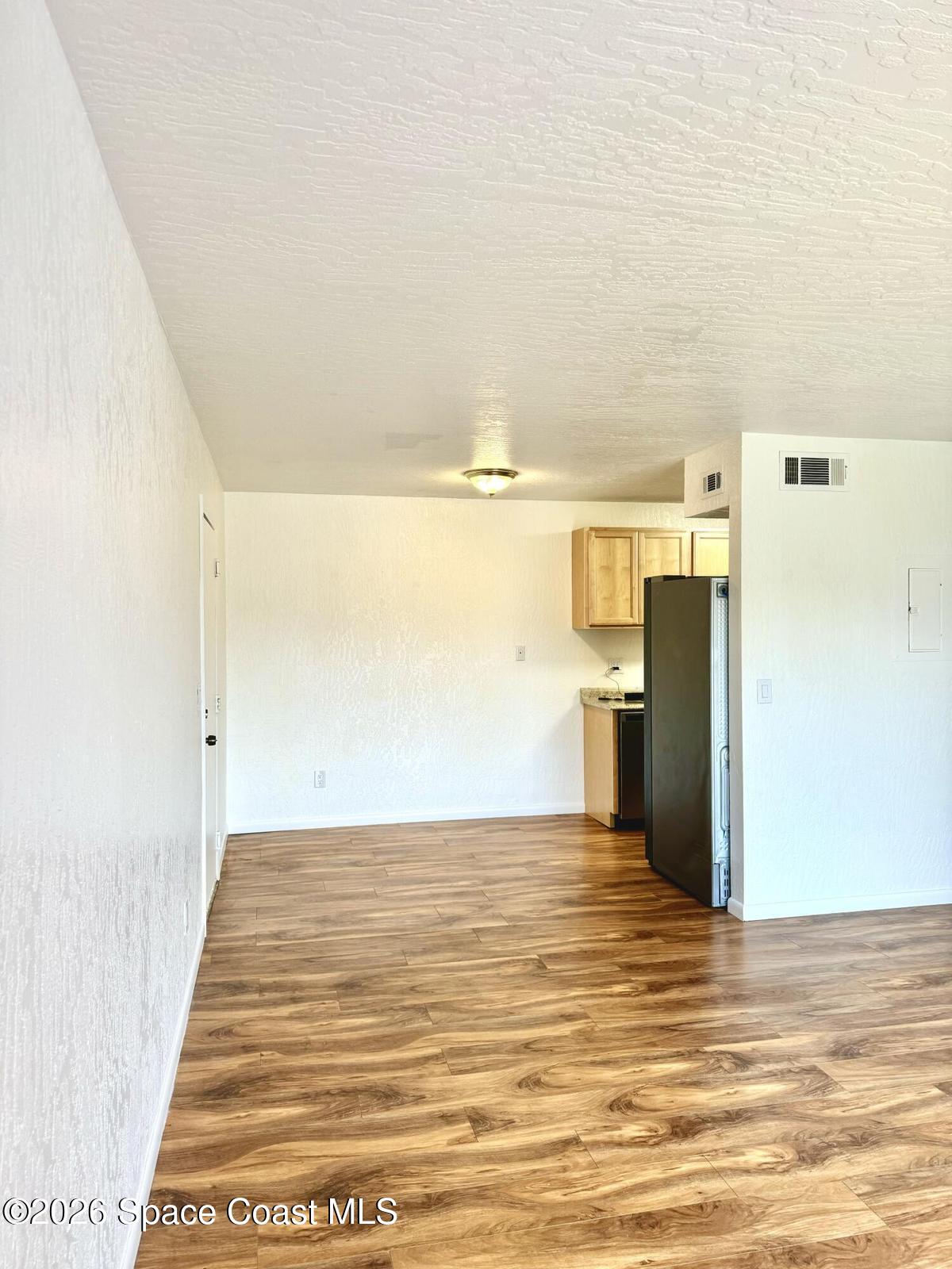 2100 Forest Knoll Drive NE 00-202