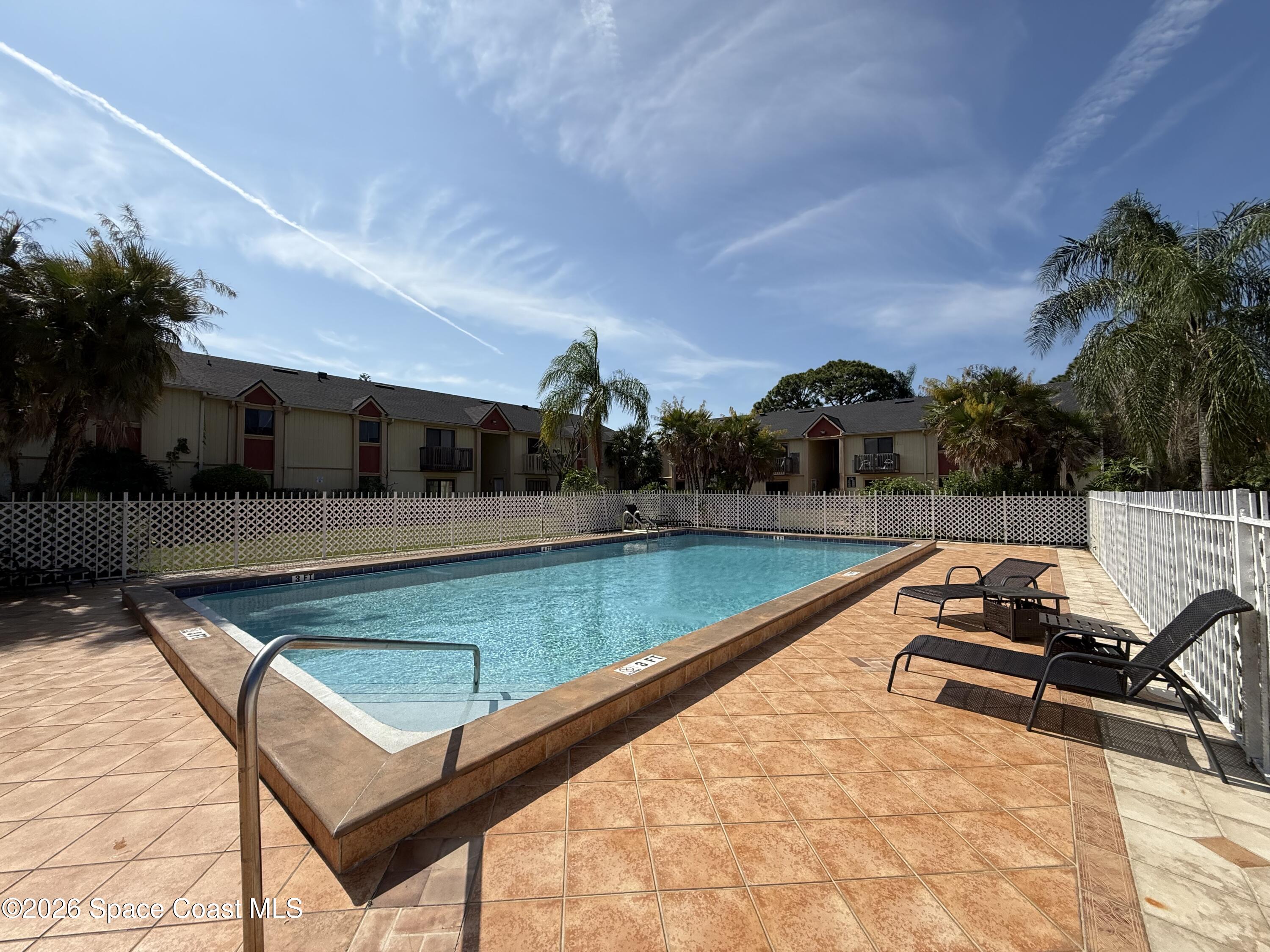 2100 Forest Knoll Drive NE 00-202