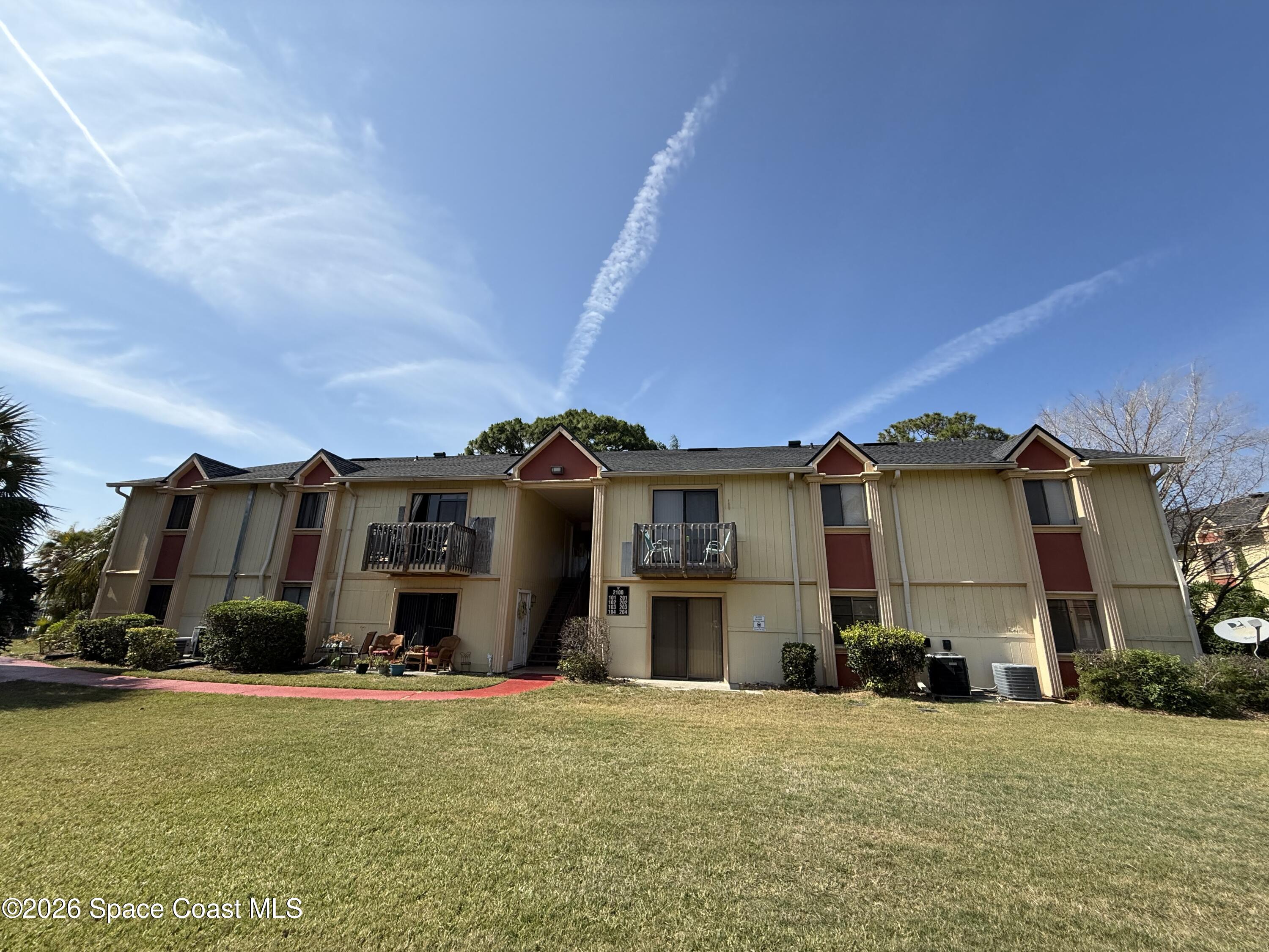 2100 Forest Knoll Drive NE 00-202