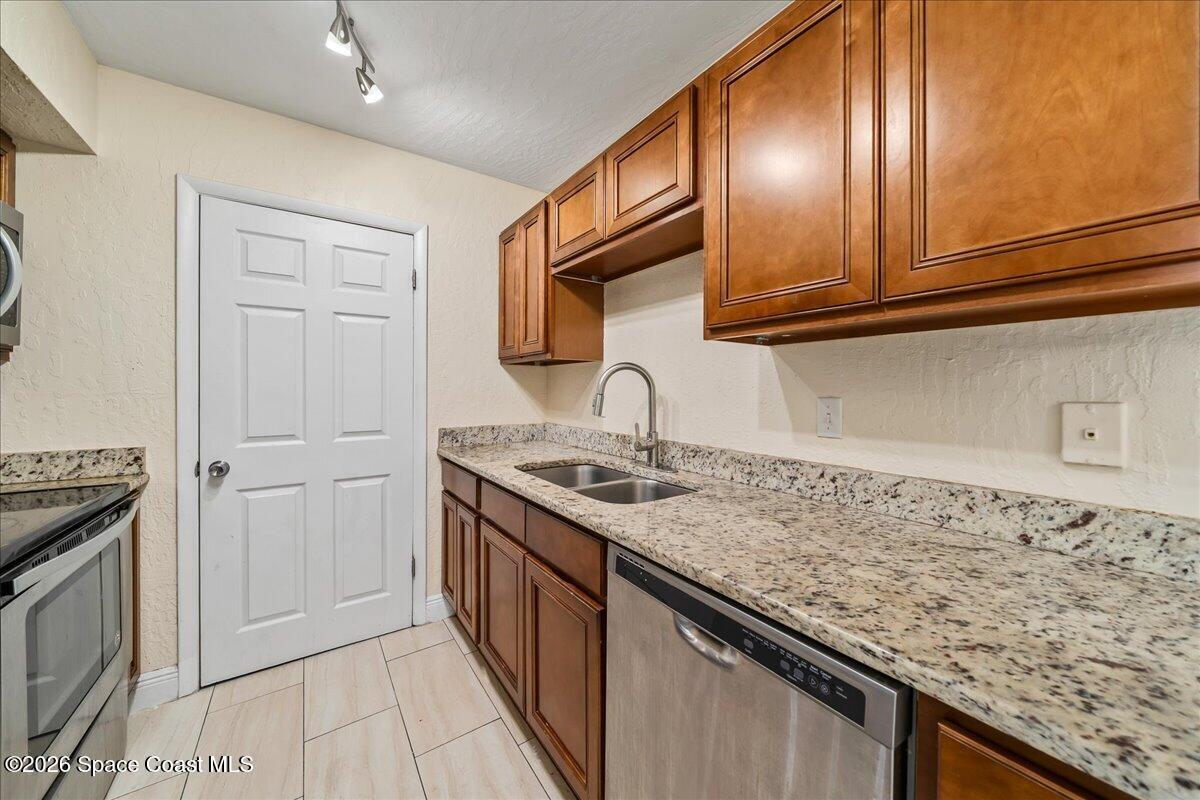 2190 Forest Knoll Drive NE 90-202