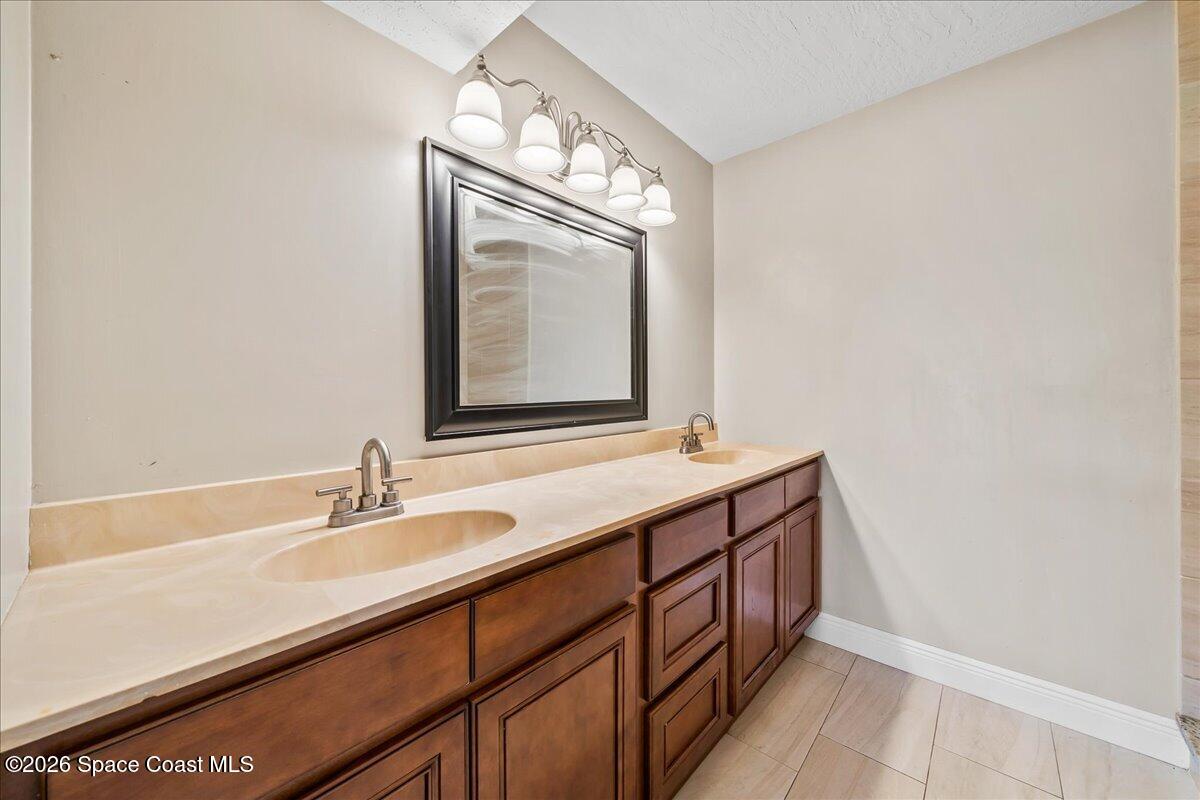 2190 Forest Knoll Drive NE 90-202