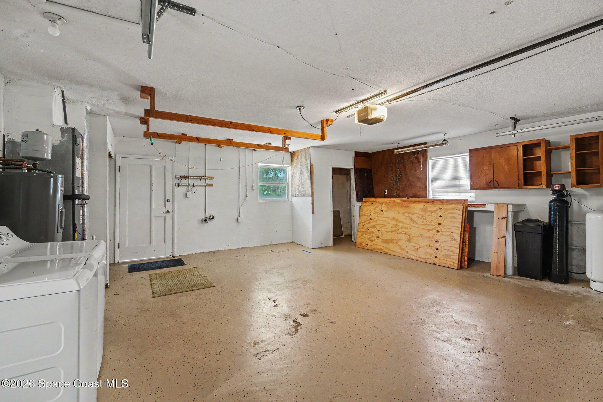 3075 Ellis Drive