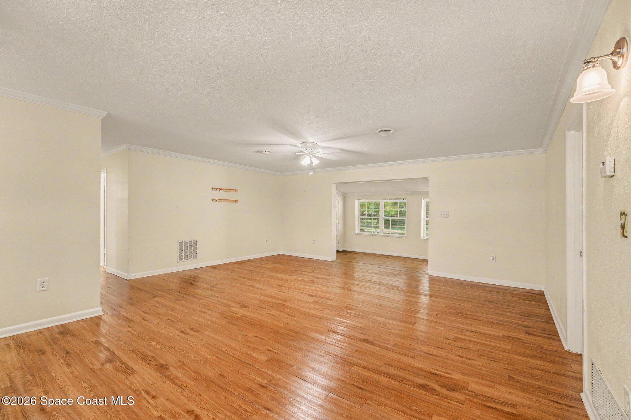 3075 Ellis Drive
