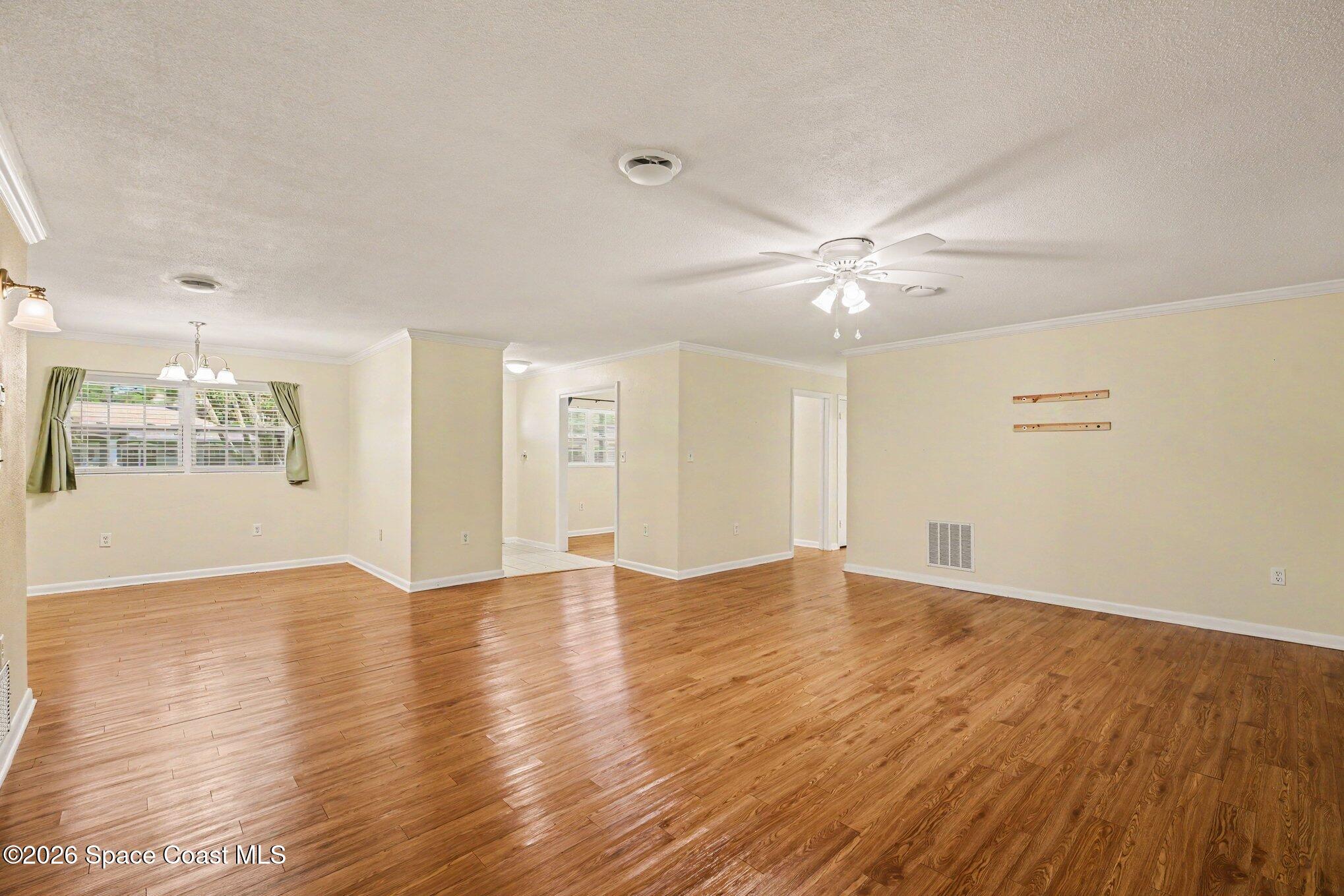 3075 Ellis Drive