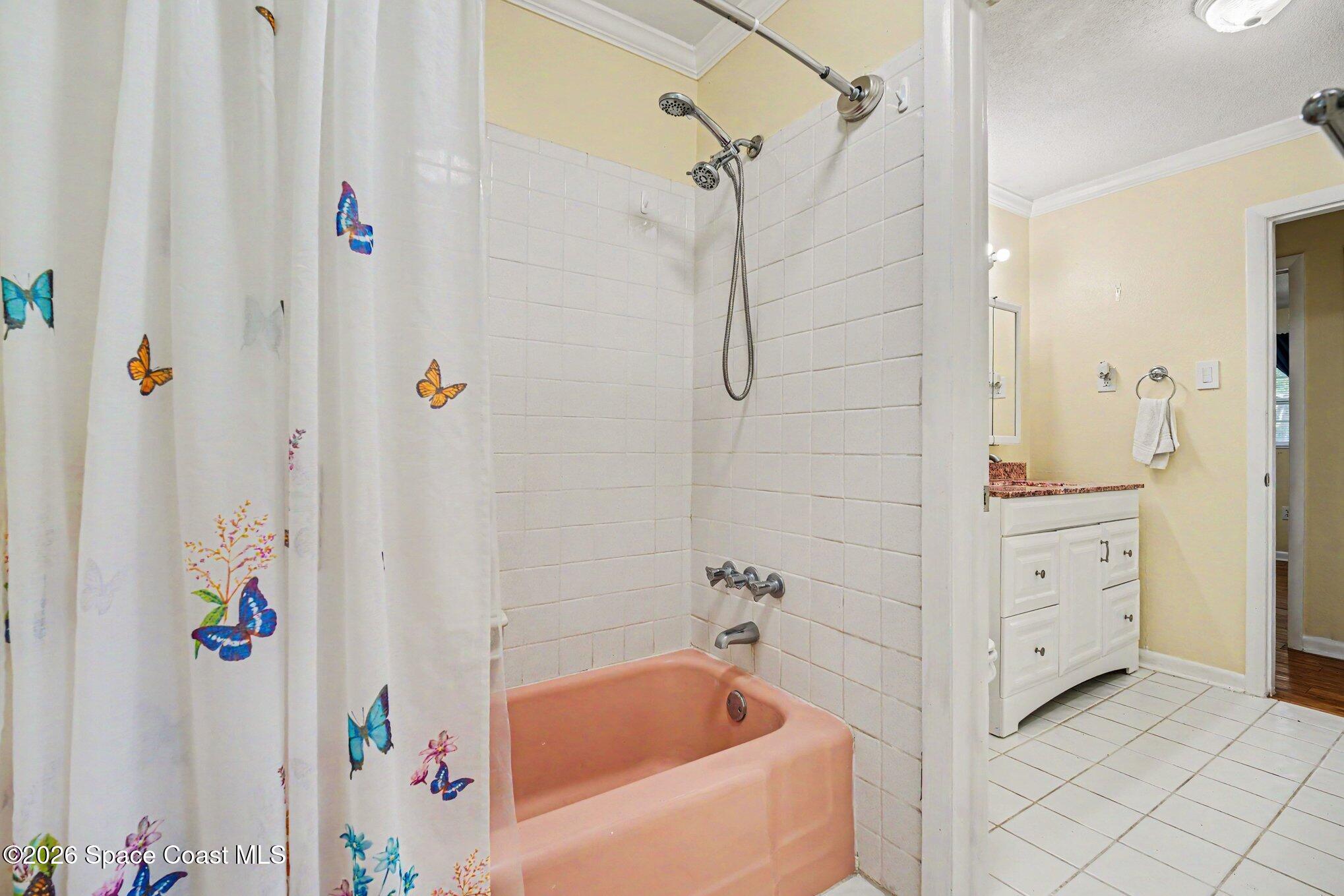 3075 Ellis Drive
