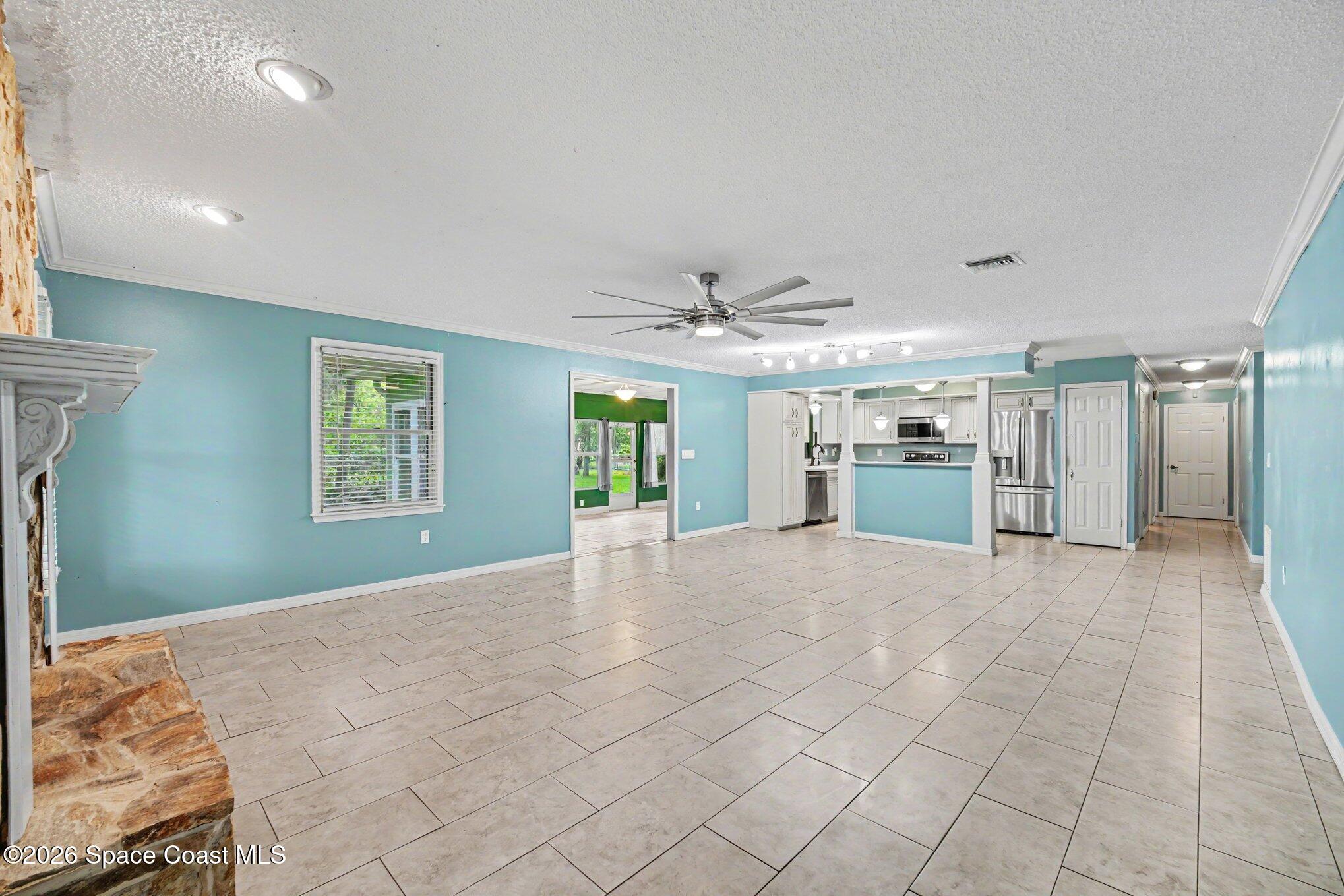 1808 Live Oak Drive N