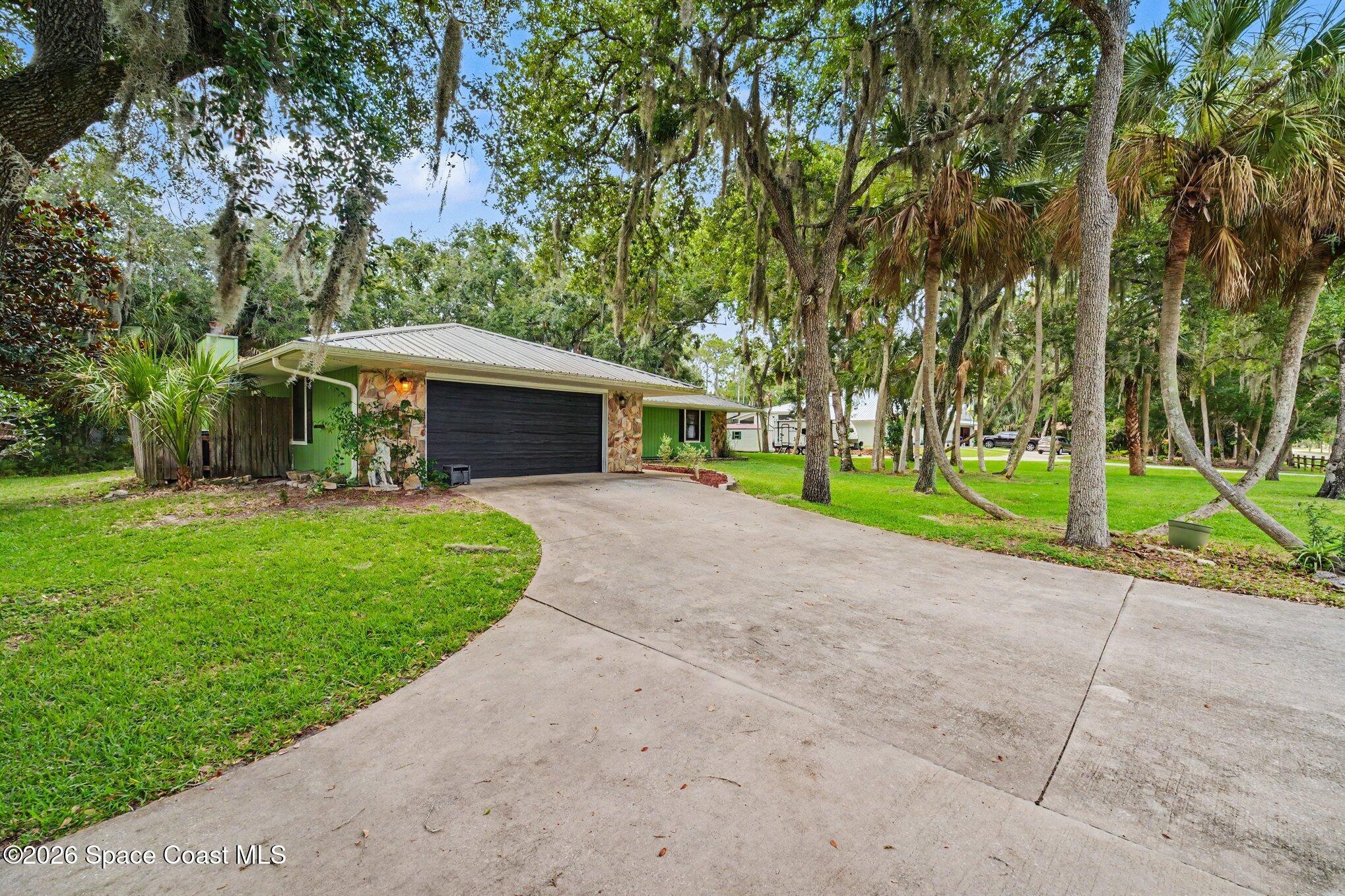 1808 Live Oak Drive N