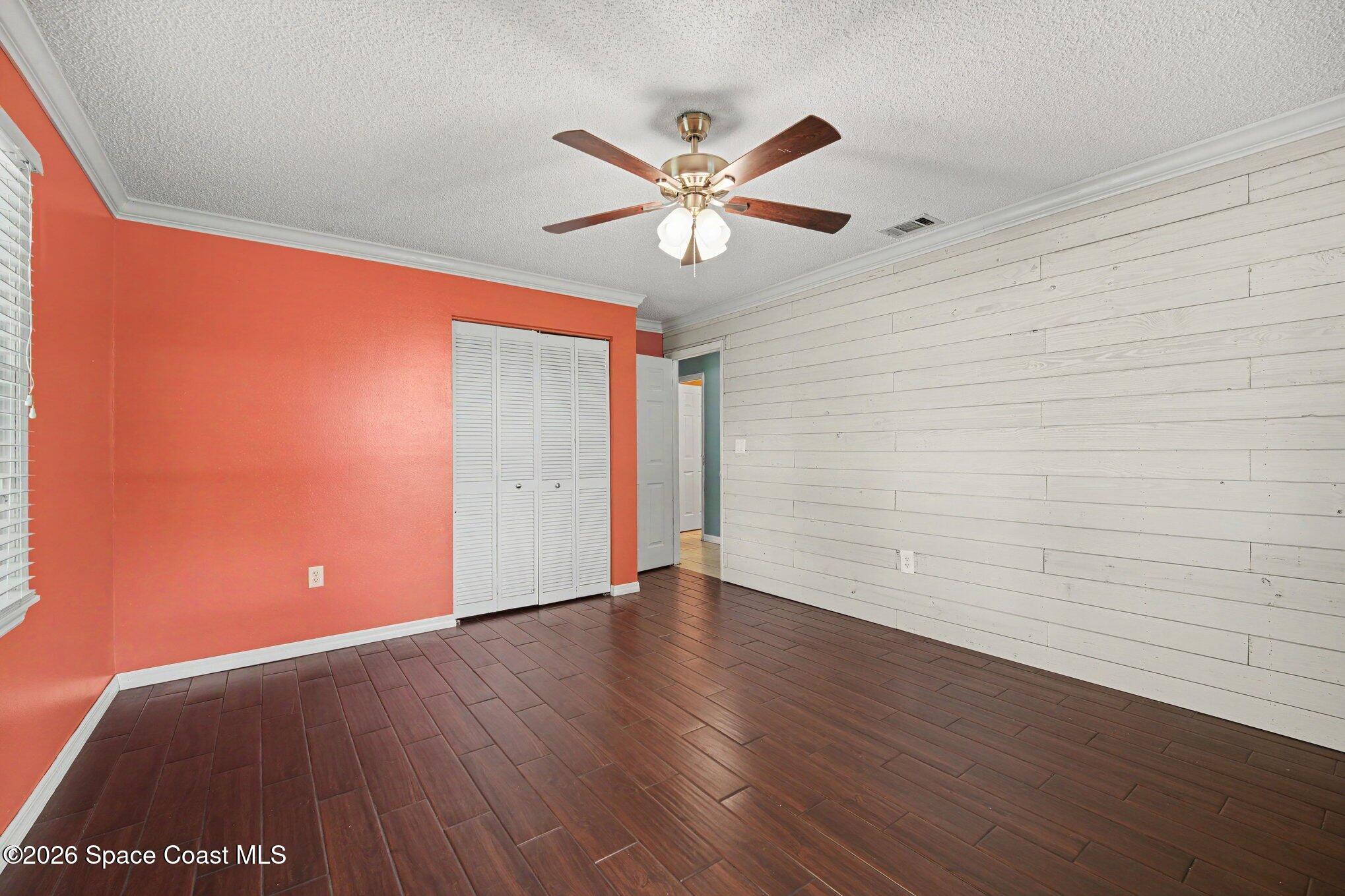 1808 Live Oak Drive N