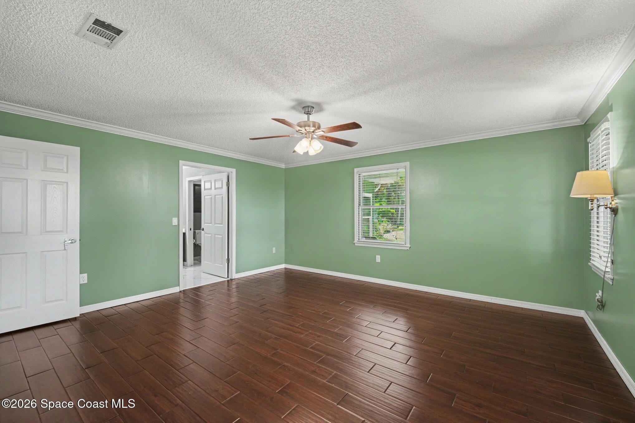 1808 Live Oak Drive N