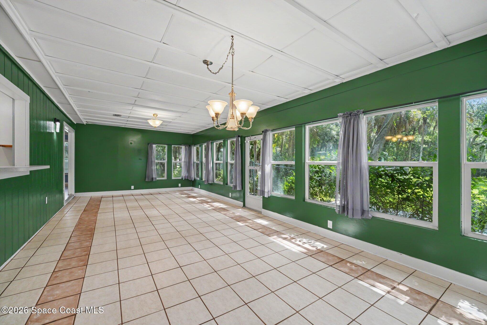 1808 Live Oak Drive N