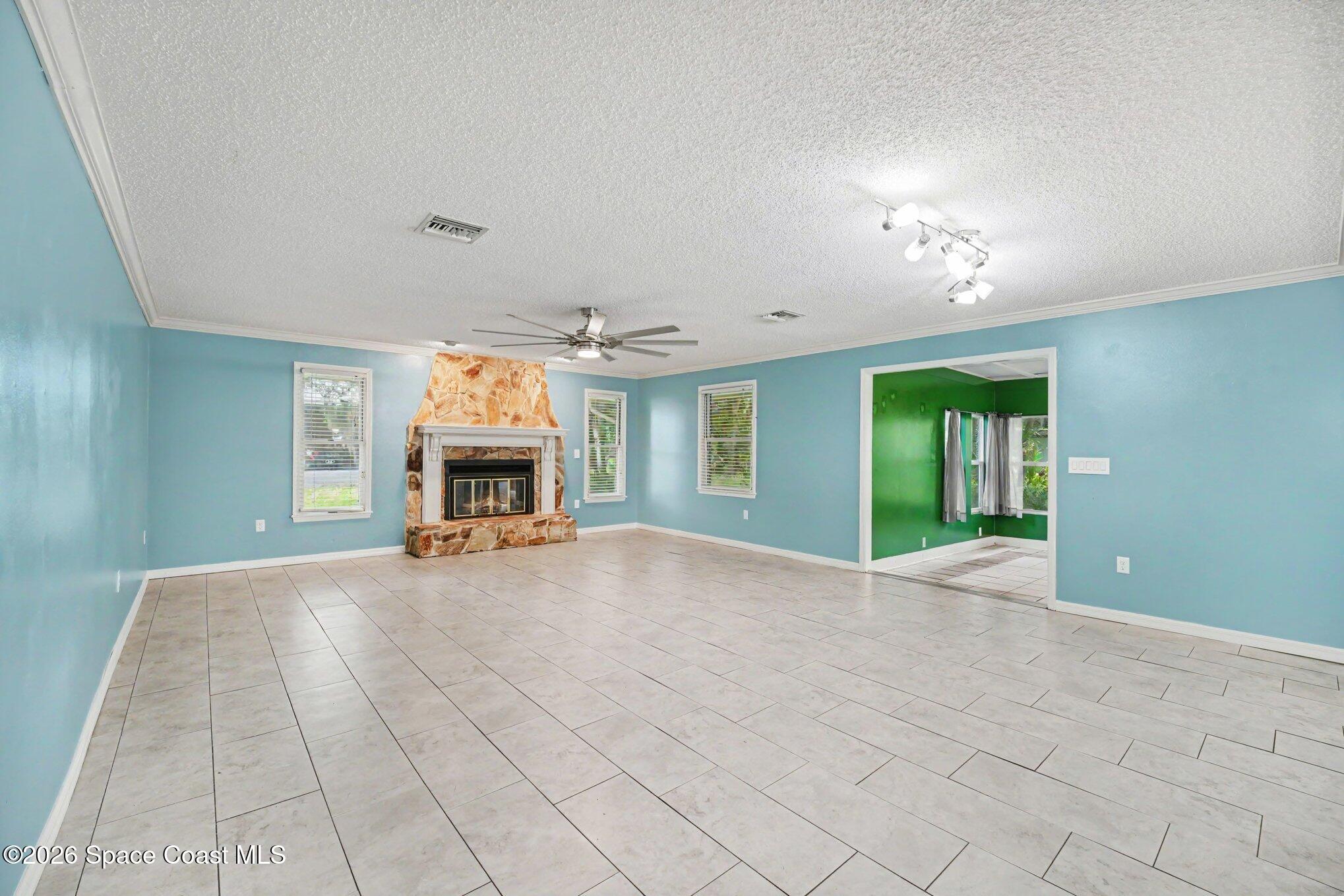 1808 Live Oak Drive N