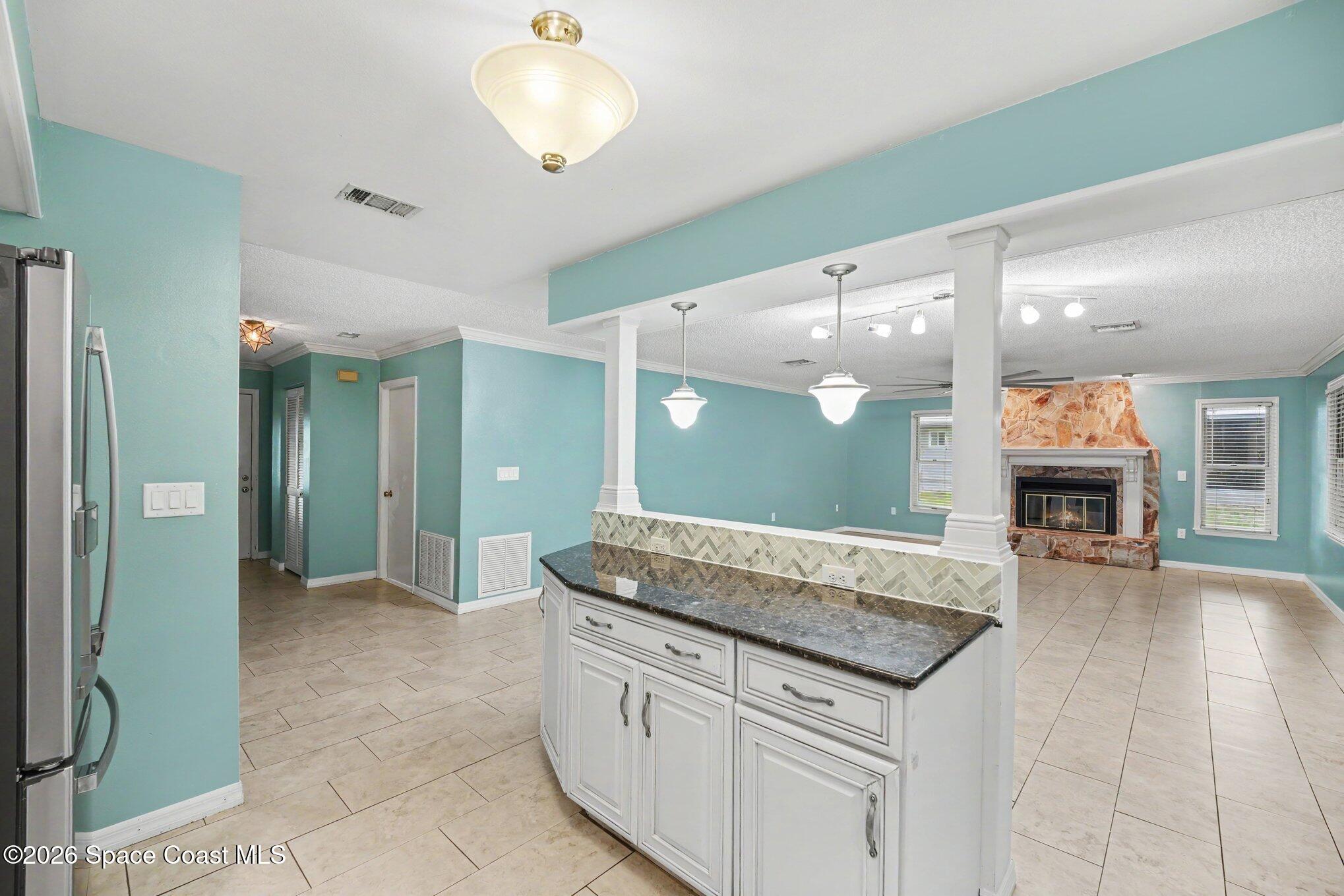1808 Live Oak Drive N