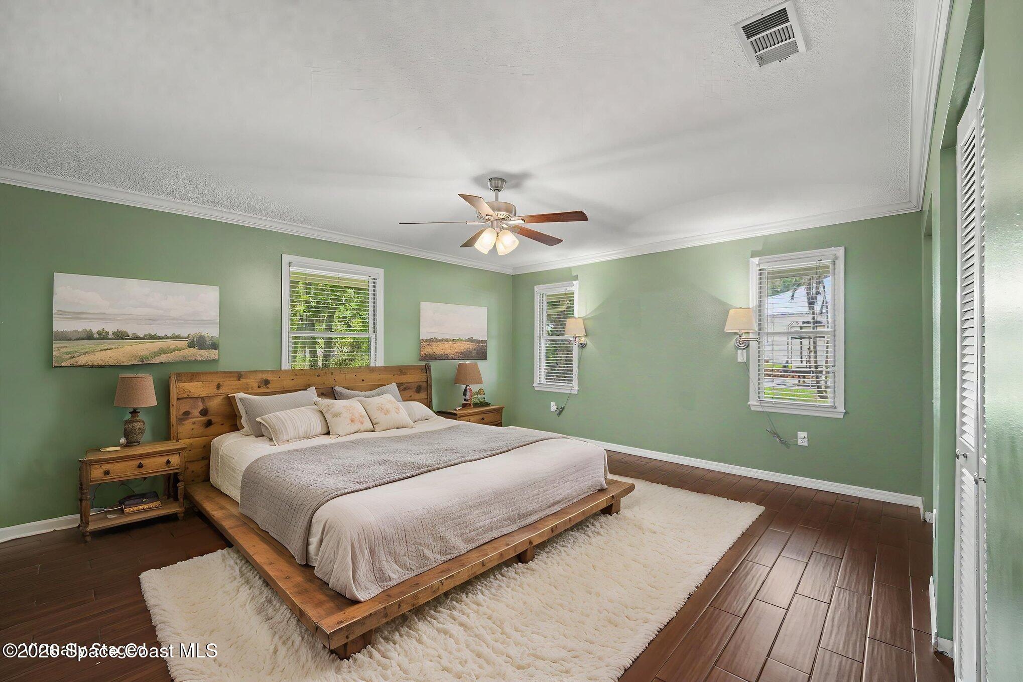 1808 Live Oak Drive N