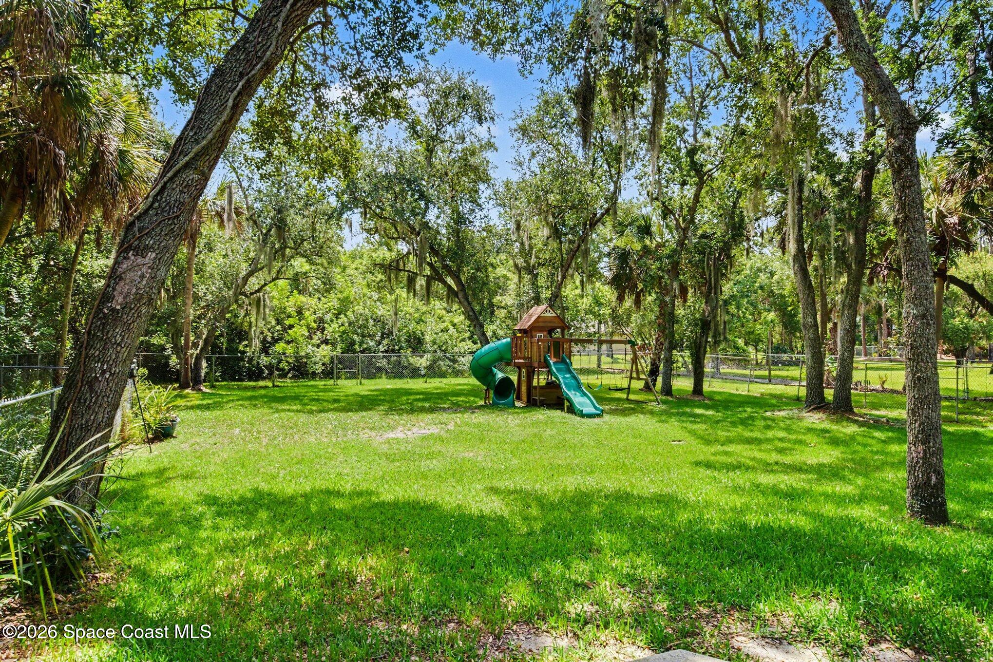 1808 Live Oak Drive N
