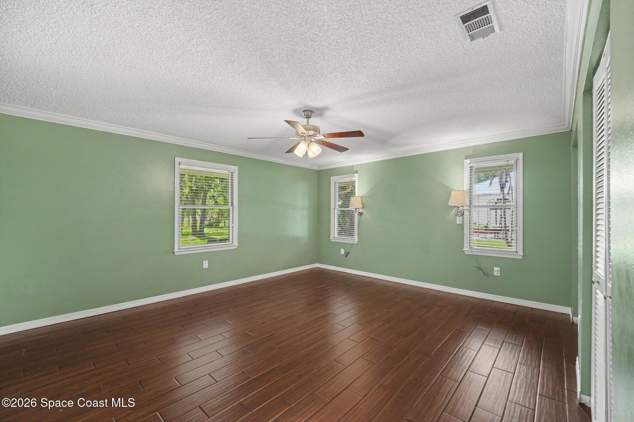 1808 Live Oak Drive N