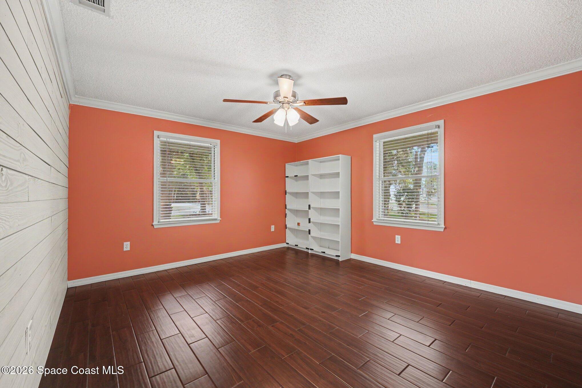 1808 Live Oak Drive N