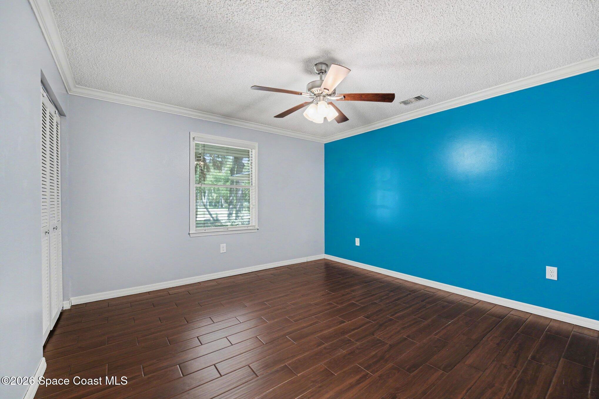 1808 Live Oak Drive N