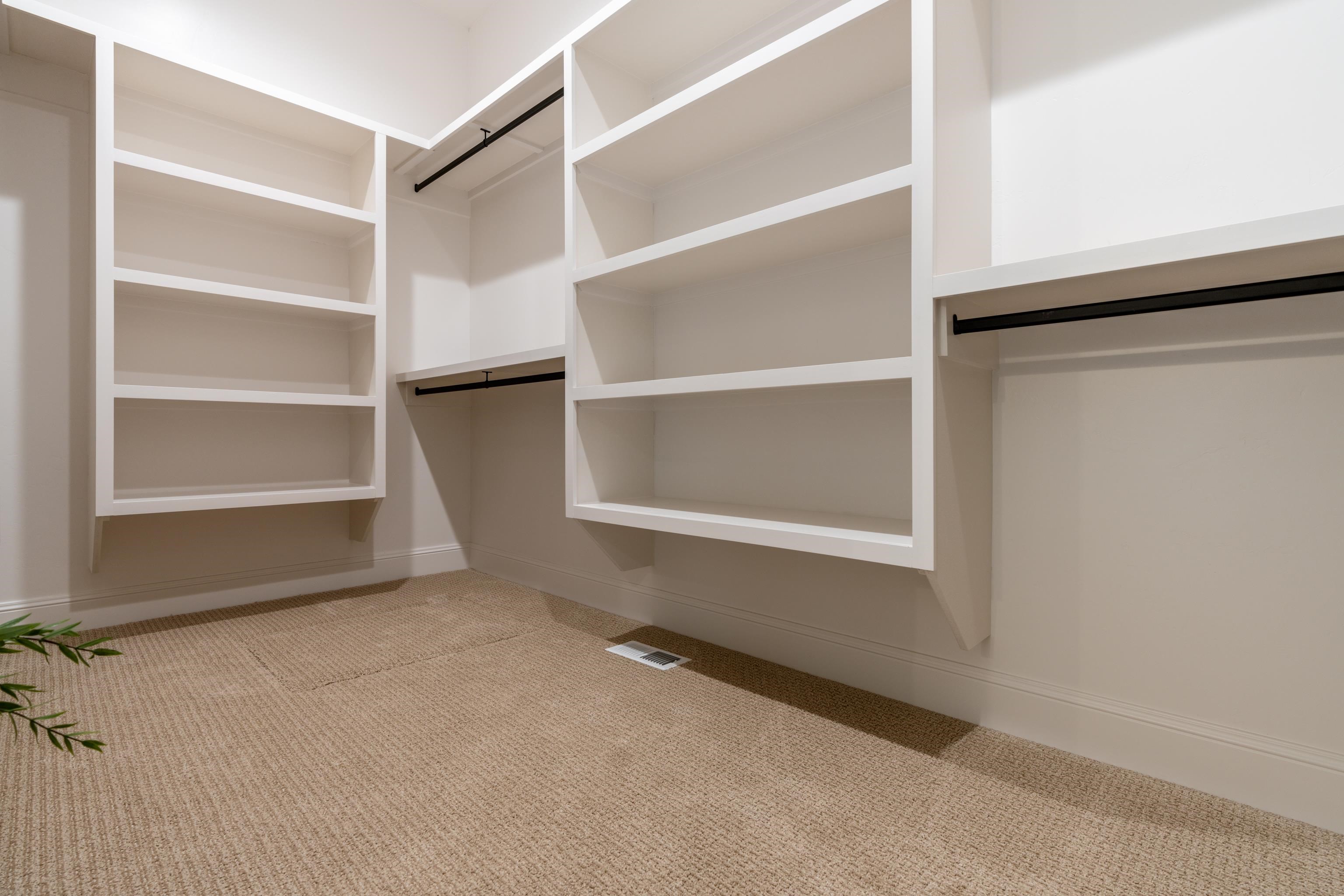 438 Renaissance Court