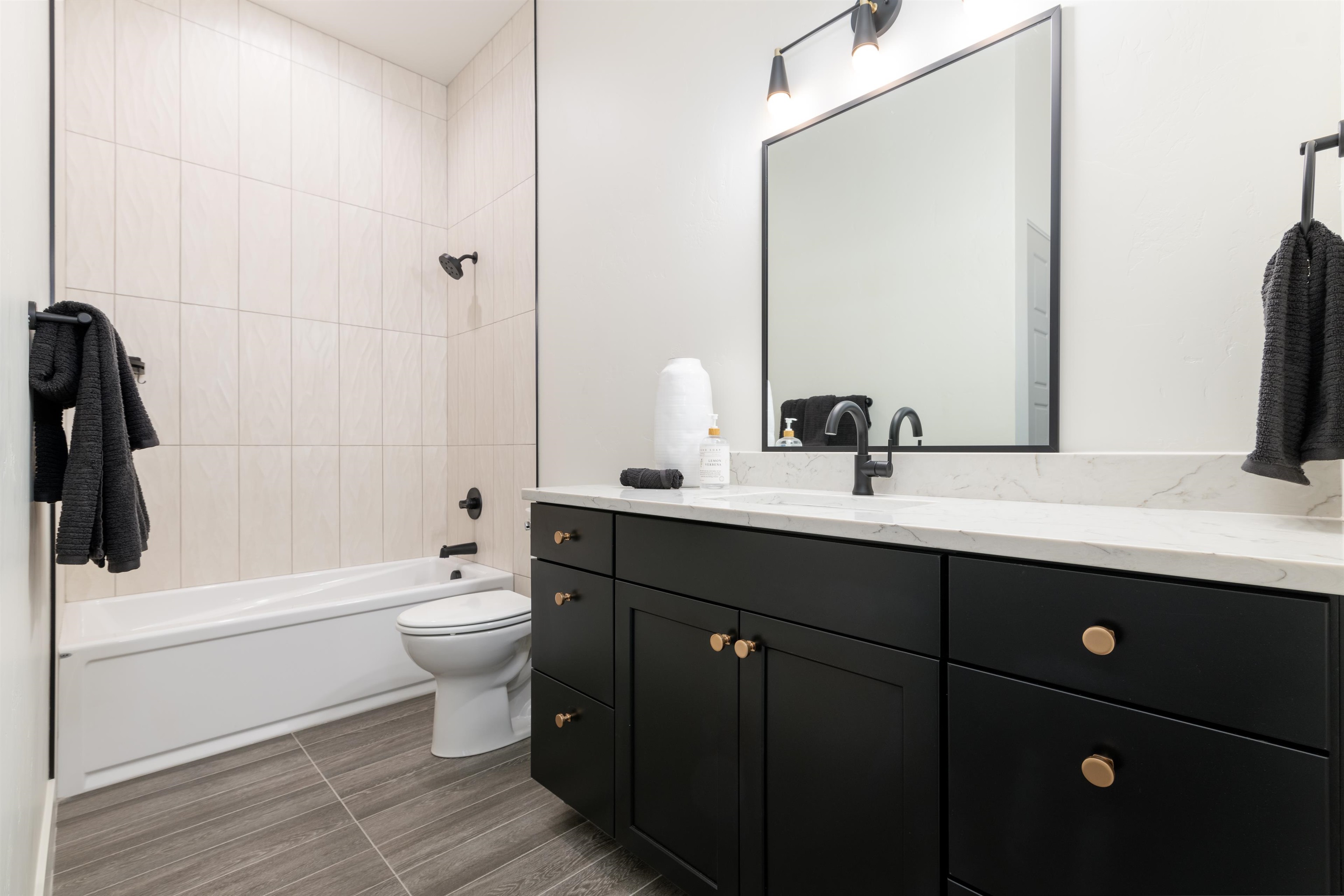 2716 Centercliff Drive