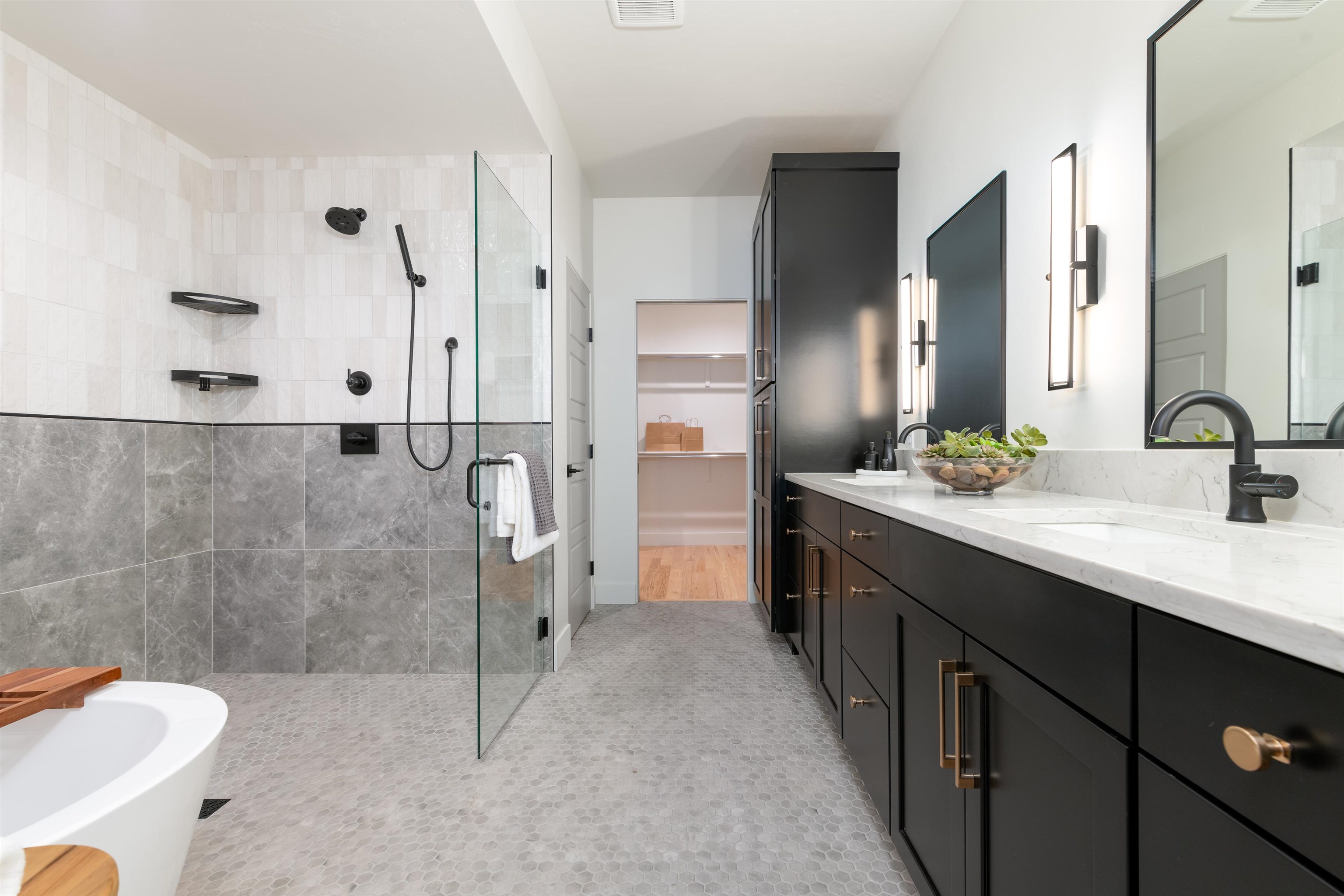 2716 Centercliff Drive