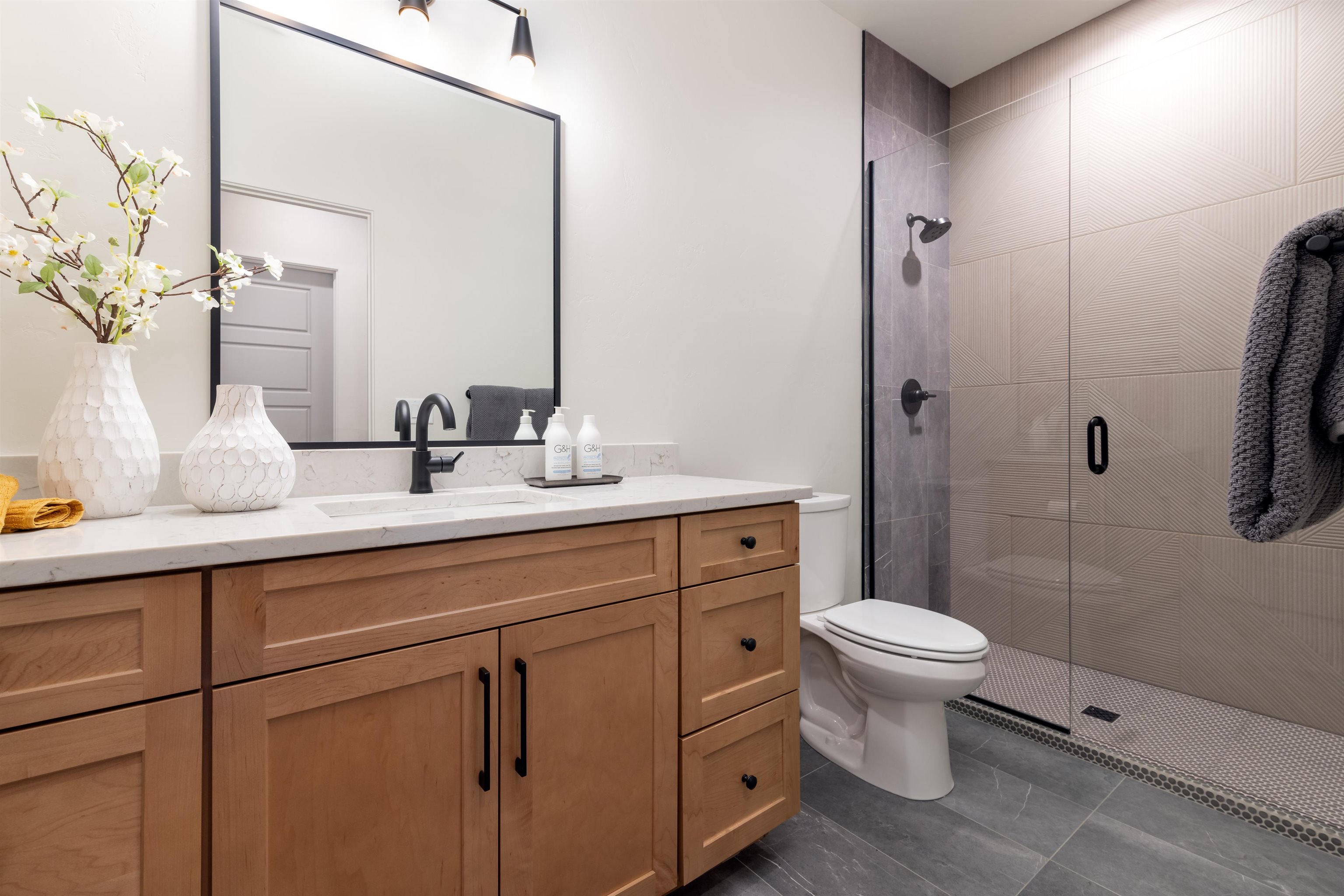 2716 Centercliff Drive