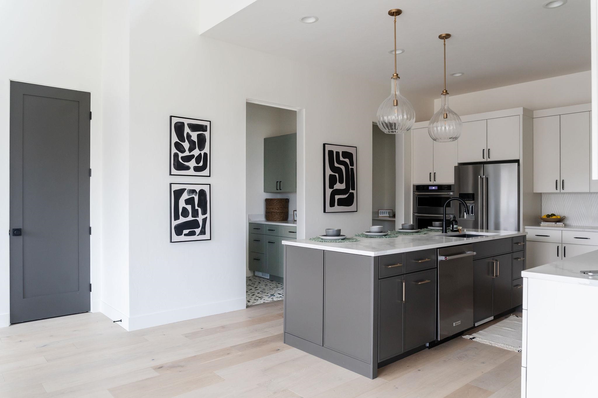 2320 LONETREE