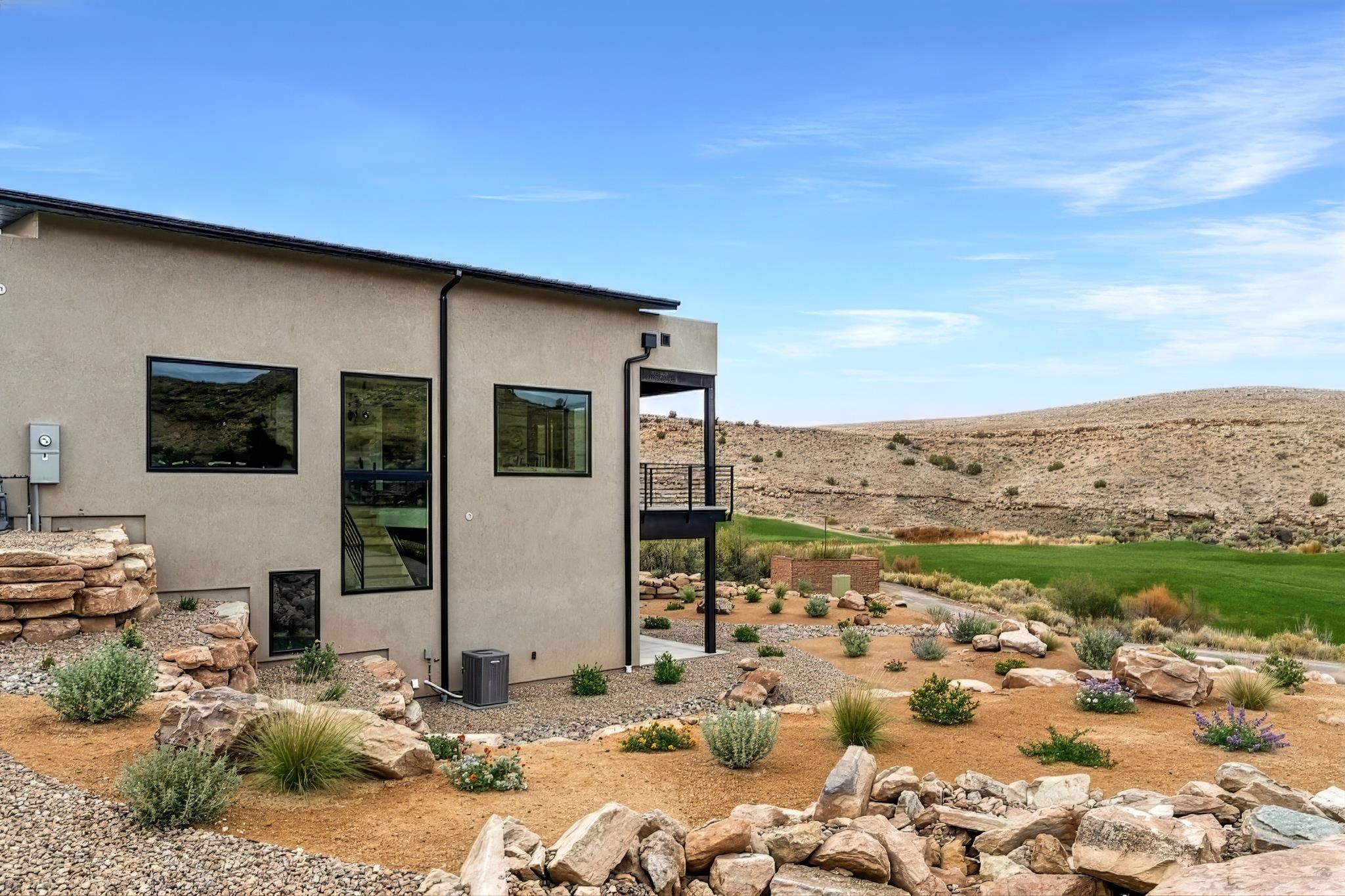 2320 LONETREE