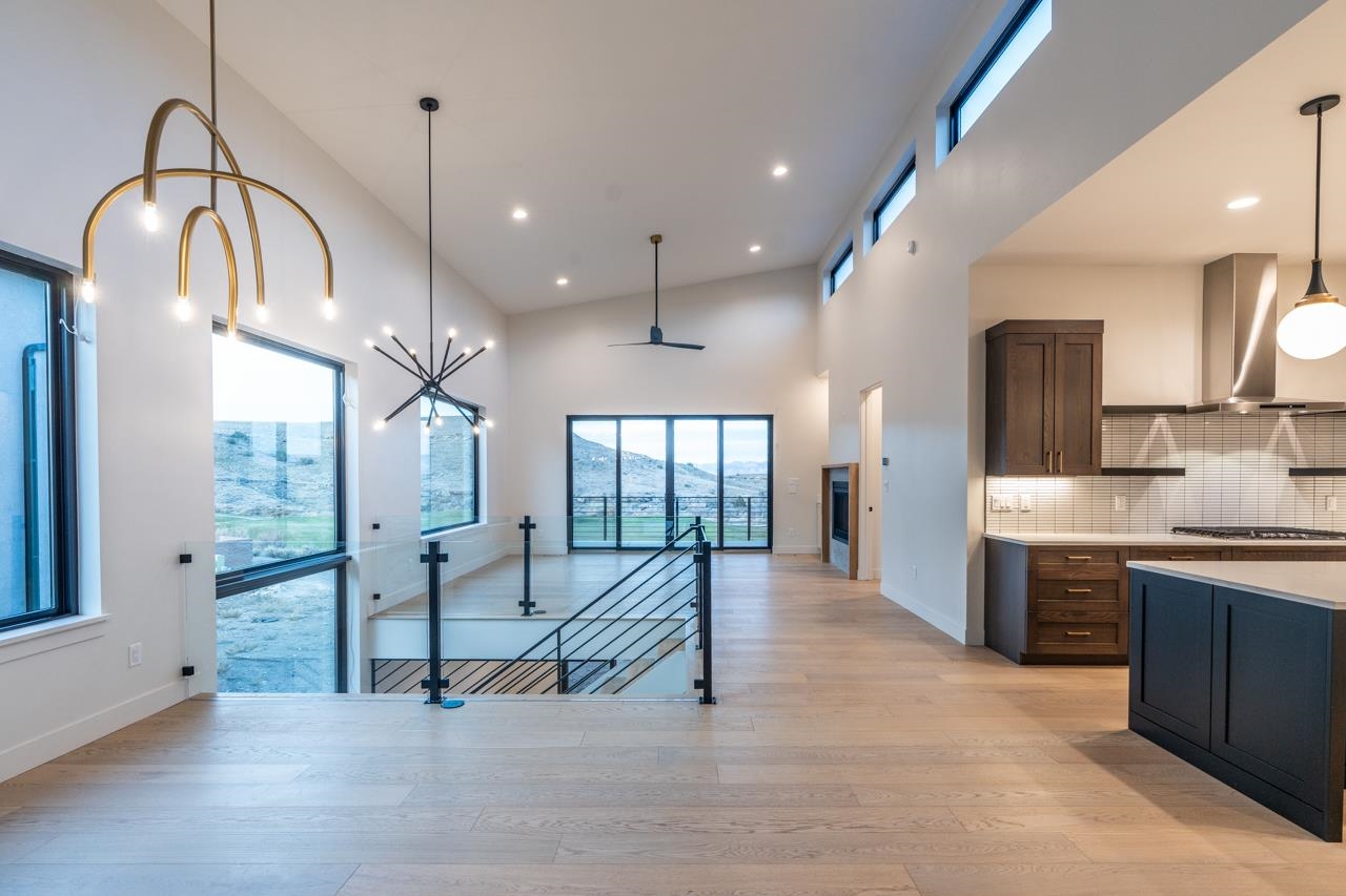 2322 LONETREE