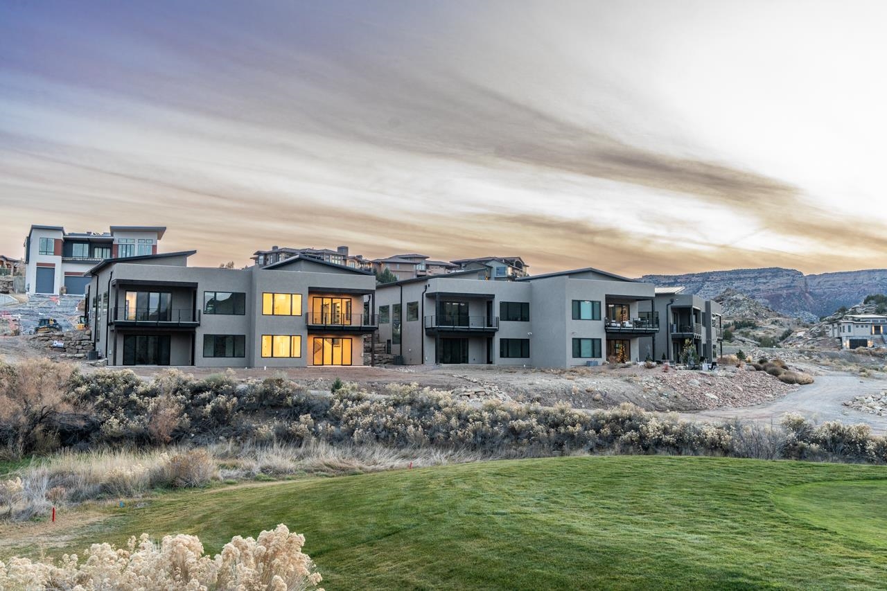 2322 LONETREE