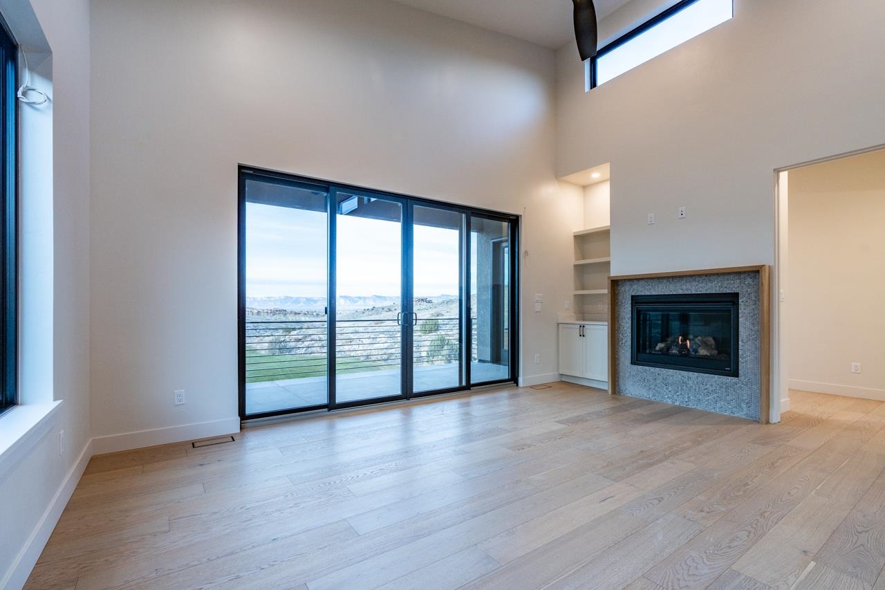 2322 LONETREE