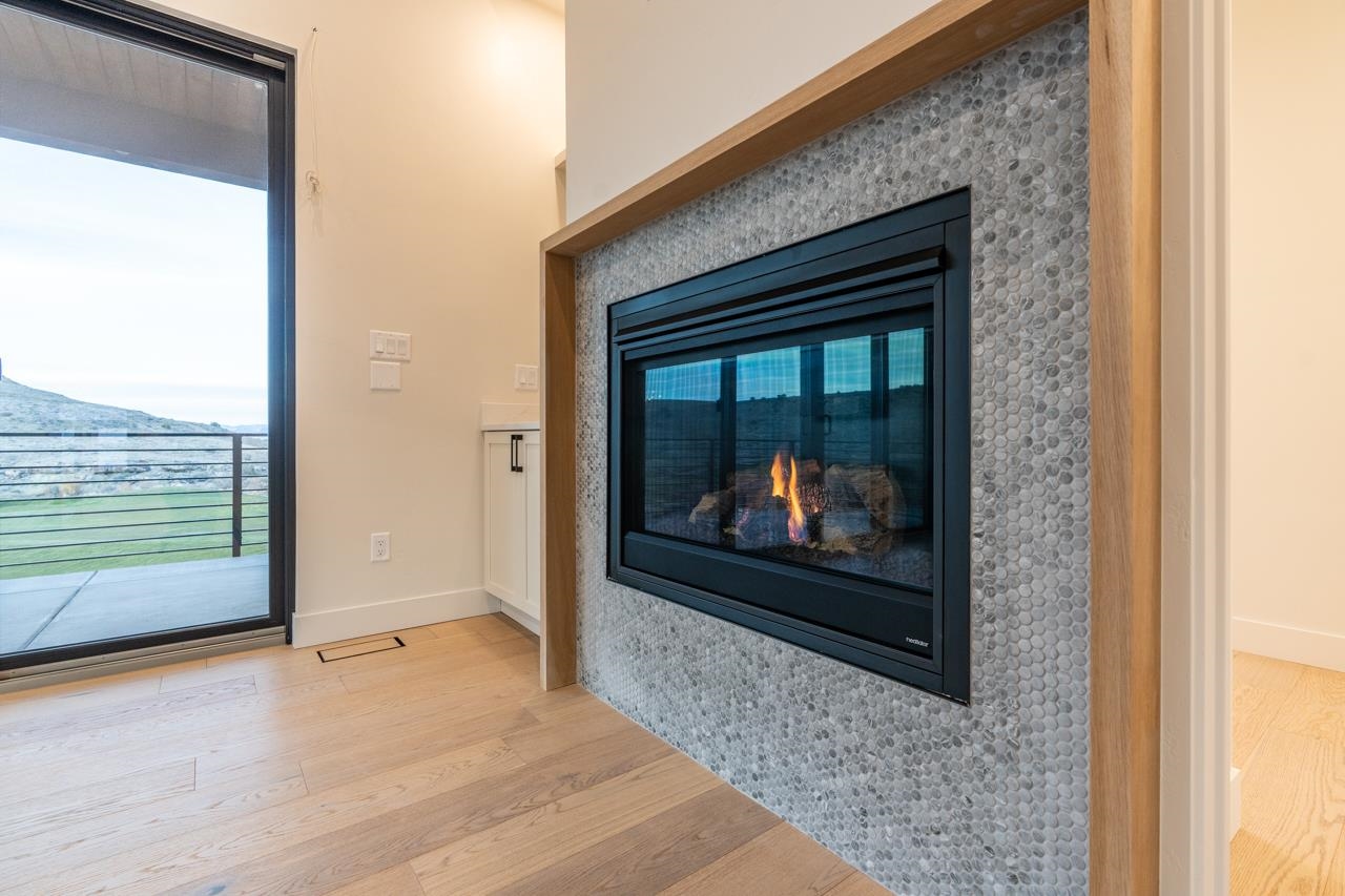2322 LONETREE